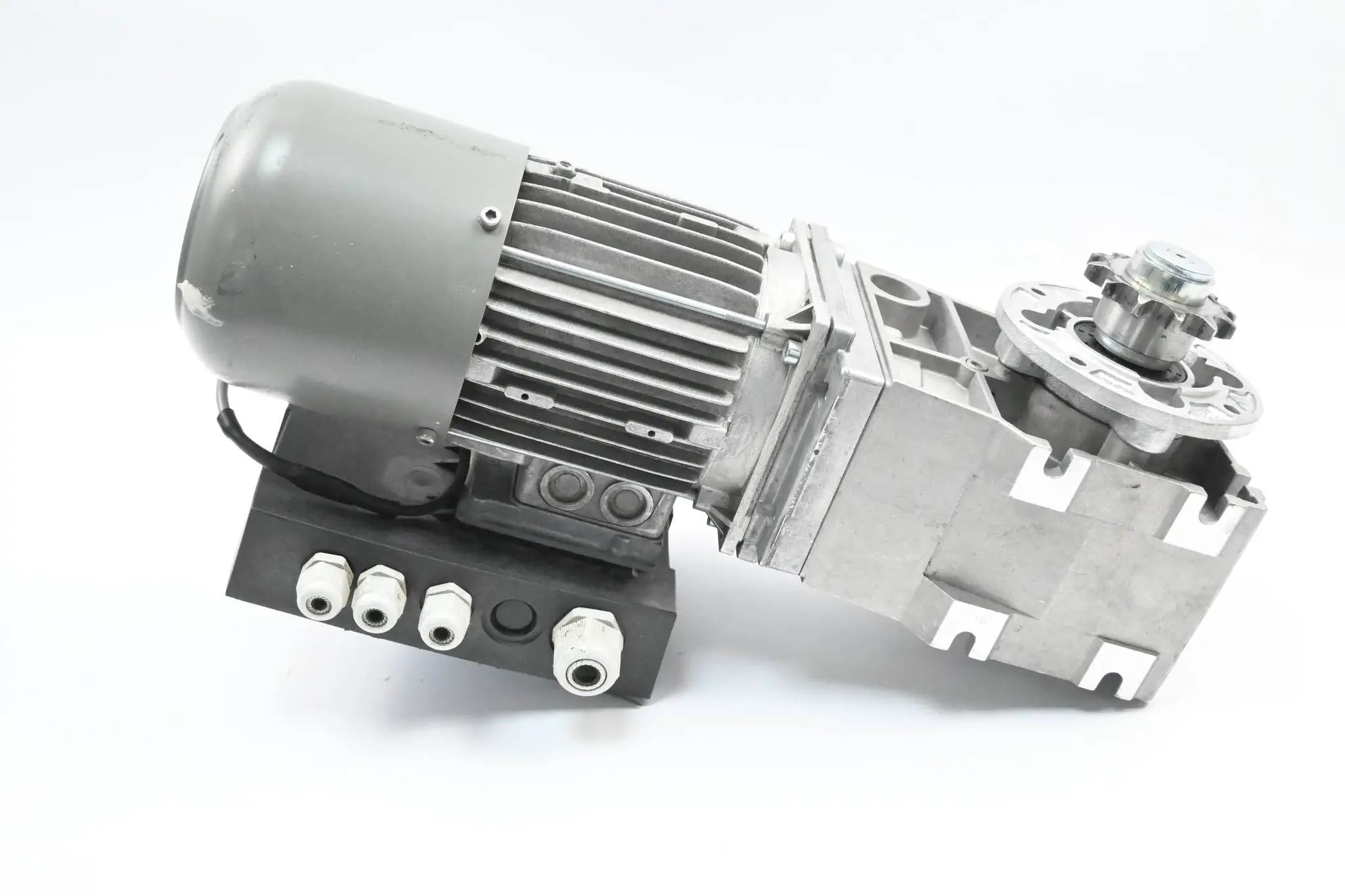 Produktfoto 1 von Lenze Getriebemotor MDXMA2M071-42 inkl. GKR04-2 E VAK 071C42BR06N