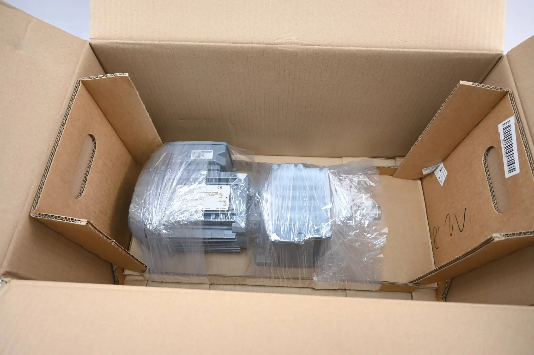 Produktfoto 1 von SEW Eurodrive Getriebemotor R27 DRN71M4 ( R27DRN71M4 )