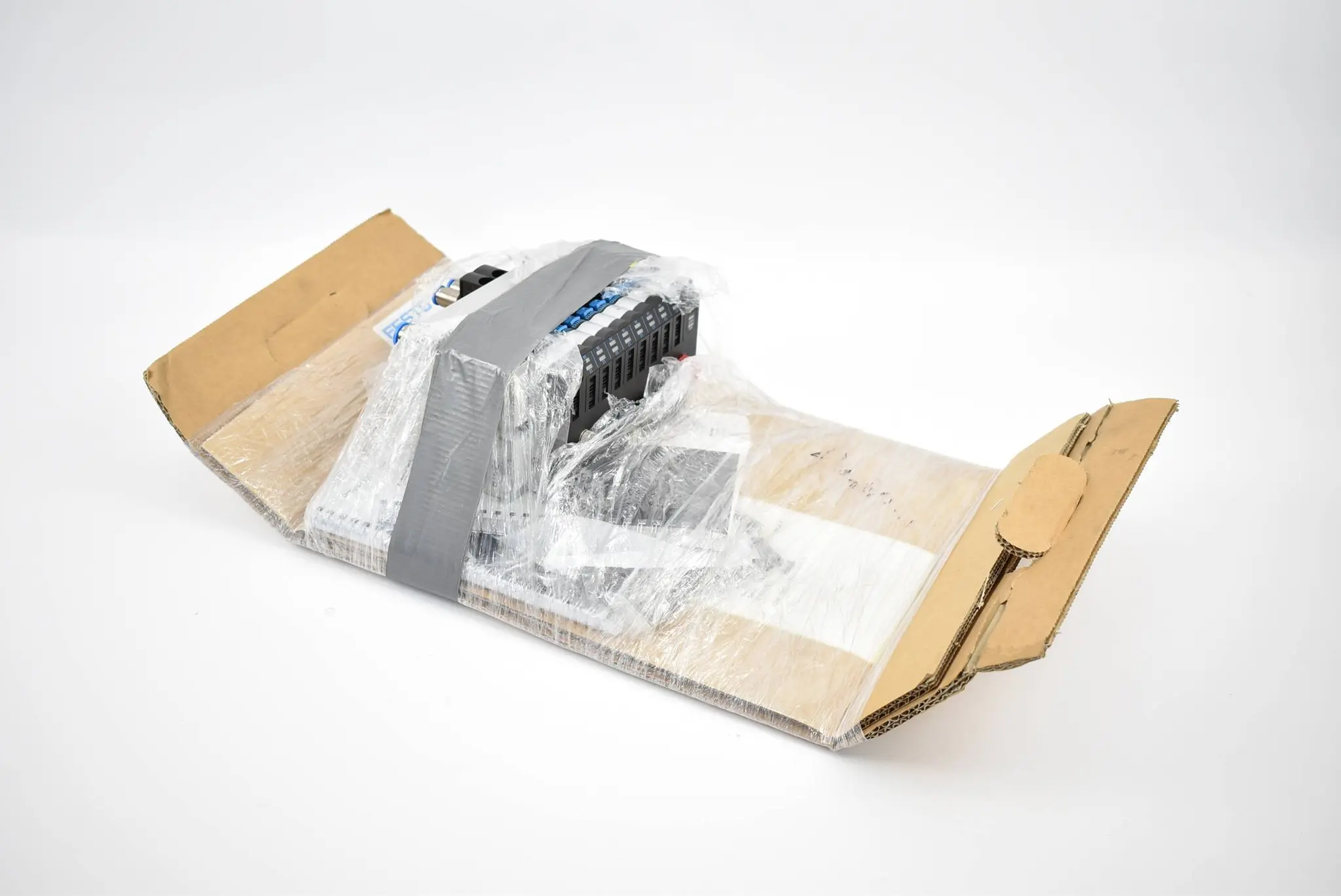 Produktfoto 1 von Festo Ventilinsel CPV14-VI 10P-14-8A-D1-R-J-MMGG4J+GEPTUNCA-E ( 18210 )