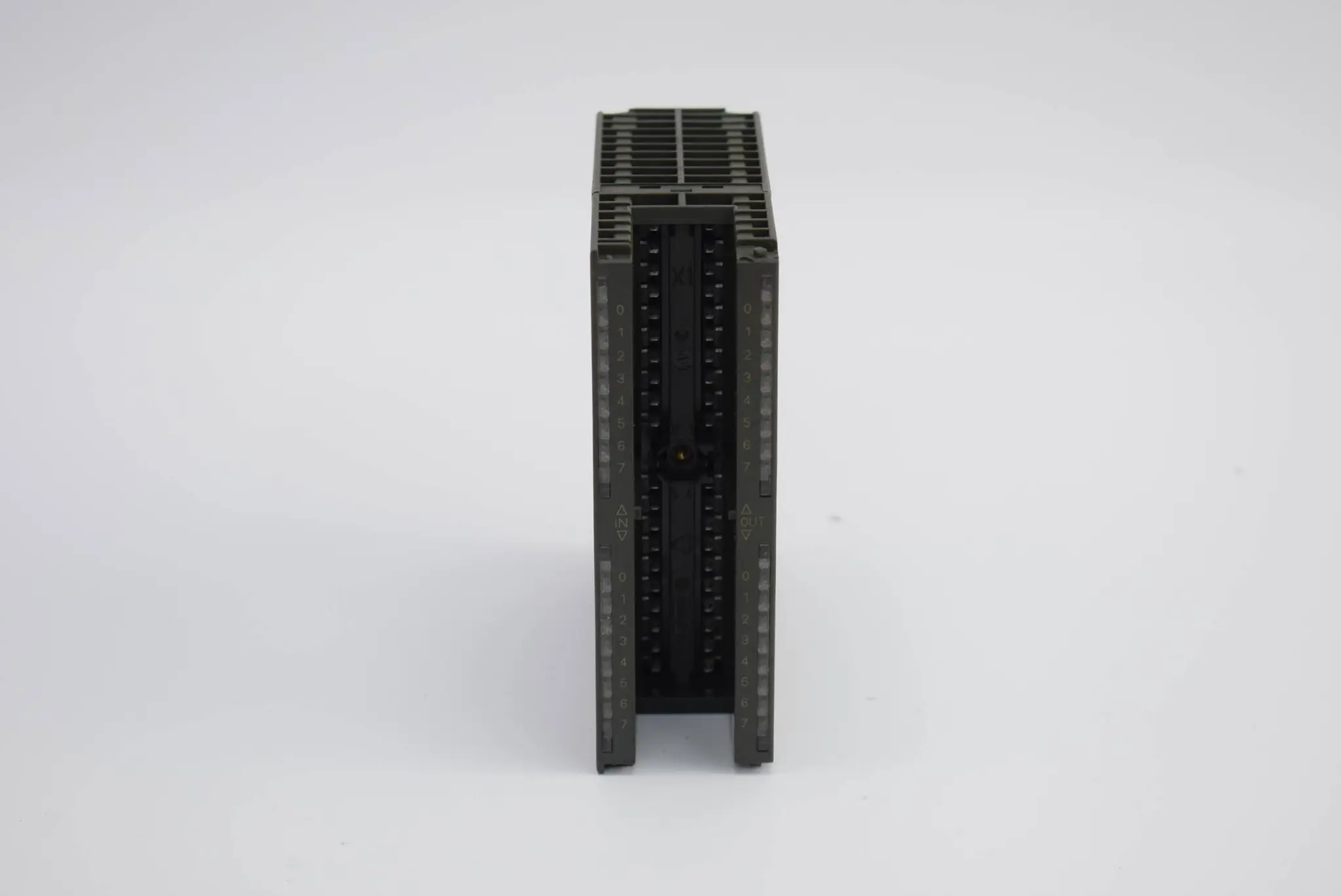 Produktfoto 1 von Siemens Simatic S7 6ES7323-1BL00-0AA0 ( 6ES7 323-1BL00-0AA0 )
