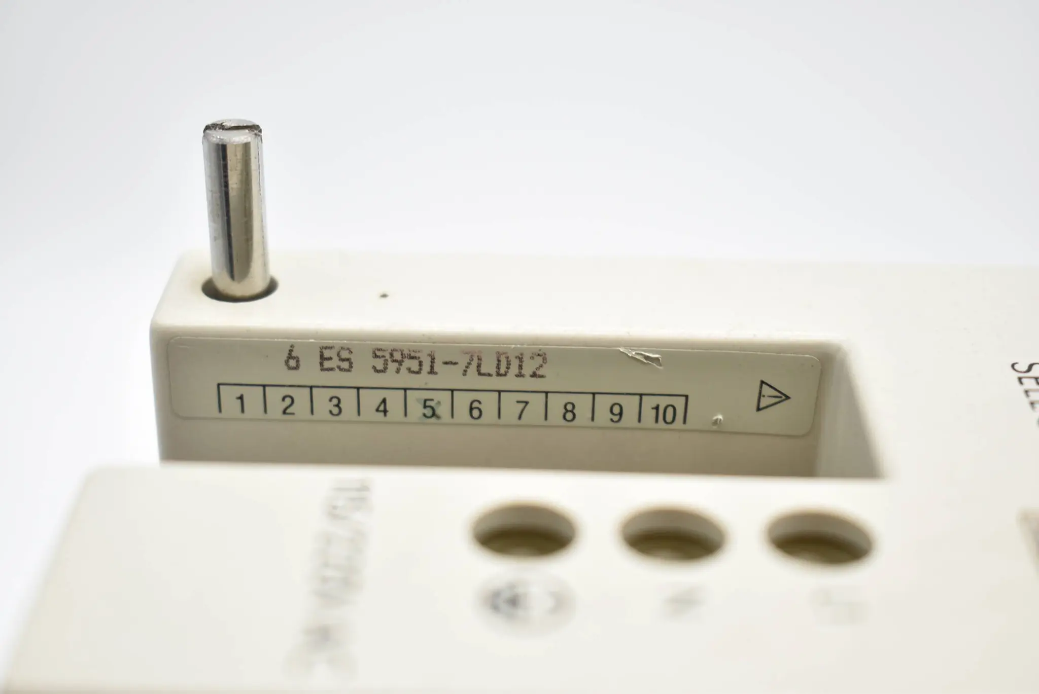 Produktfoto 1 von Siemens Simatic S5 Stromversorgung 6ES5951-7LD12 ( 6ES5 951-7LD12 )