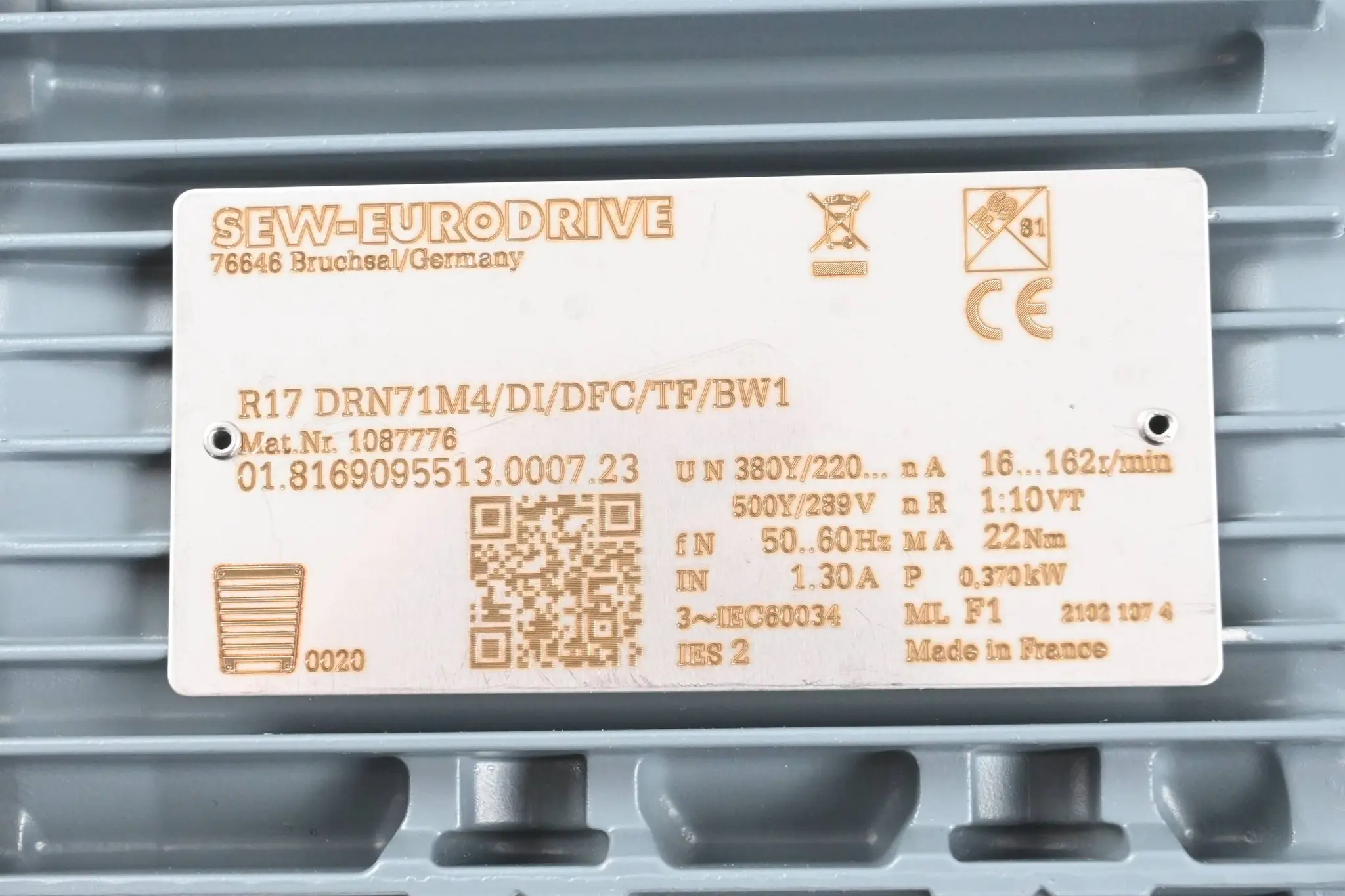 Produktfoto 1 von SEW-Eurodrive Getriebemotor R17 DRN71M4/DI/DFC/TF/BW1 / R17DRN71M4/DI/DFC/TF/BW1