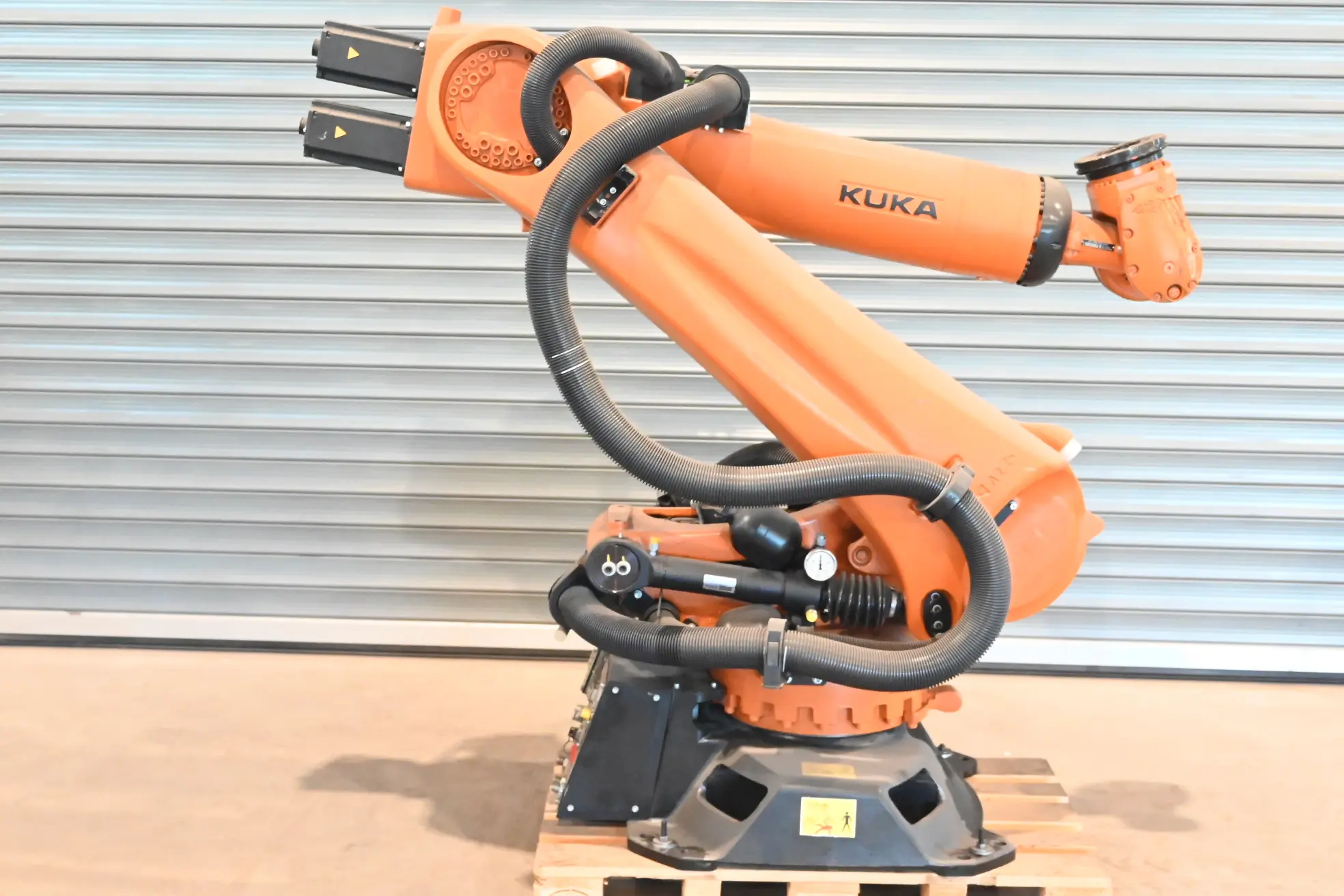 Produktfoto 1 von Kuka Industrieroboter KR150 R3100 Prime ( 10013797 ) + KRC4 ( 10013098 )