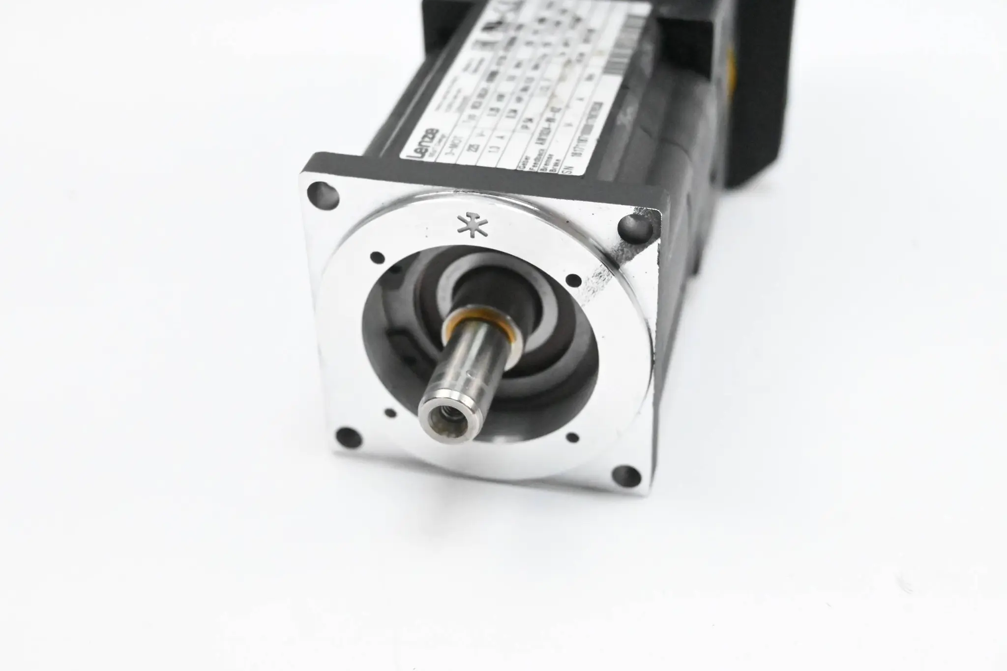 Produktfoto 1 von Lenze 3~ Motor MCS 06C41-SVMB0-B11N-ST5S00N-P0SU