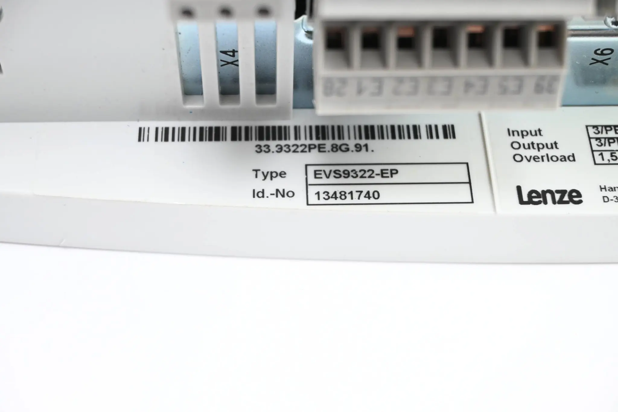 Produktfoto 1 von Lenze Frequenzumrichter EVS9322-EP ( 13481740 ) 33.9322PE.8G.91.
