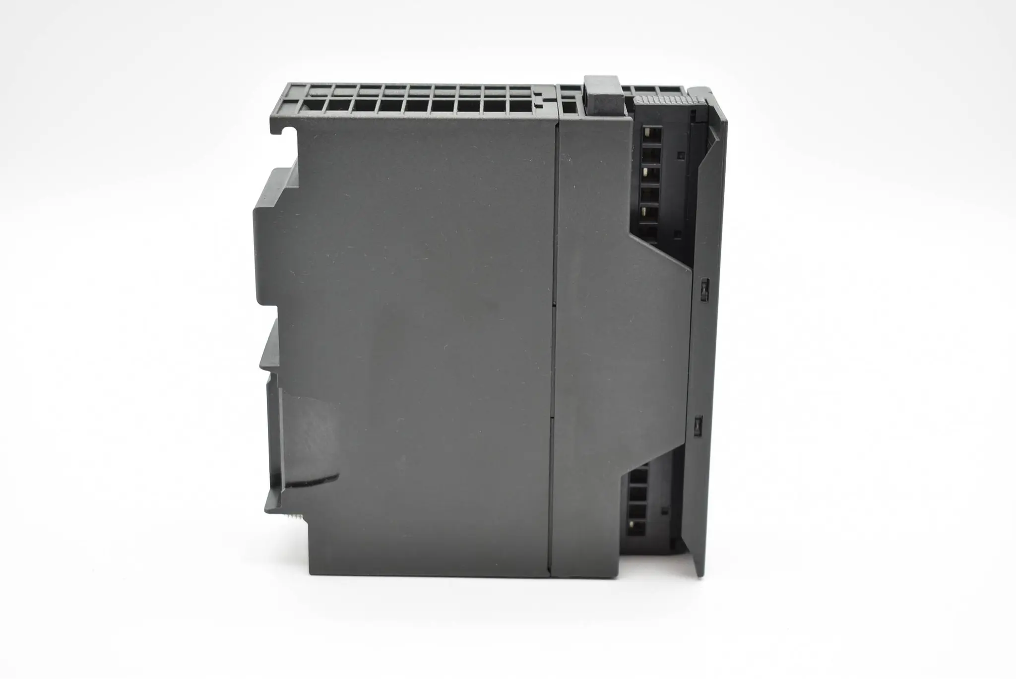 Produktfoto 1 von Siemens simatic S7-300 6ES7 322-8BF00-0AB0 ( 6ES7322-8BF00-0AB0 )