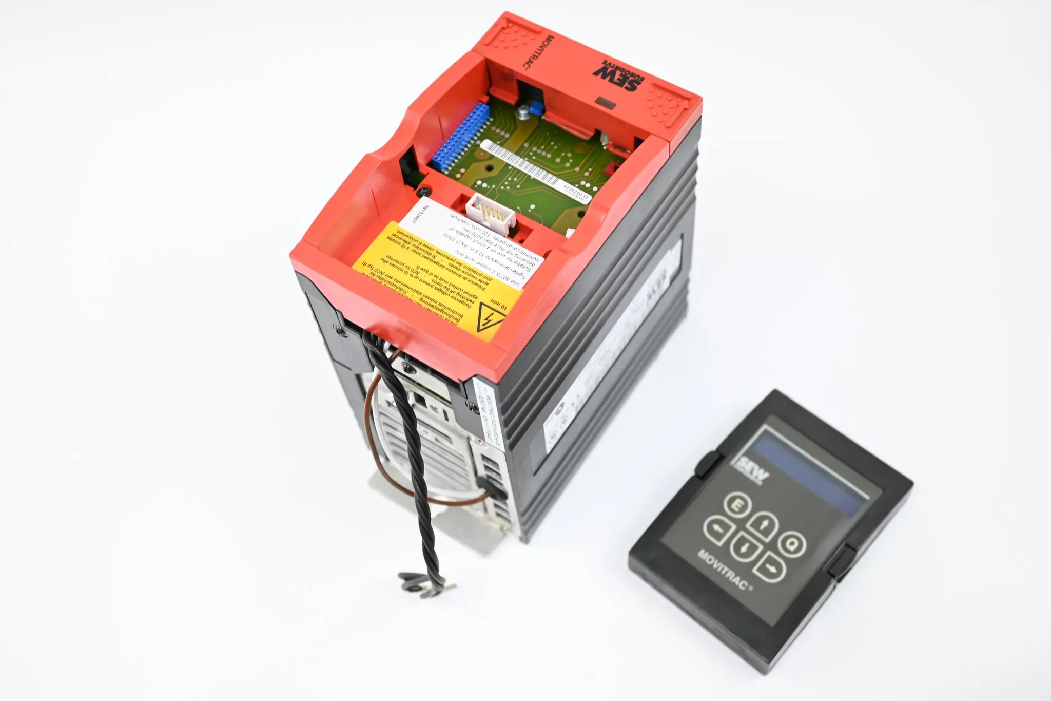 Produktfoto 1 von SEW-Eurodrive Frequenzumrichter 31C014-503-4-00 / 8263744 + Bediengerät 822997X