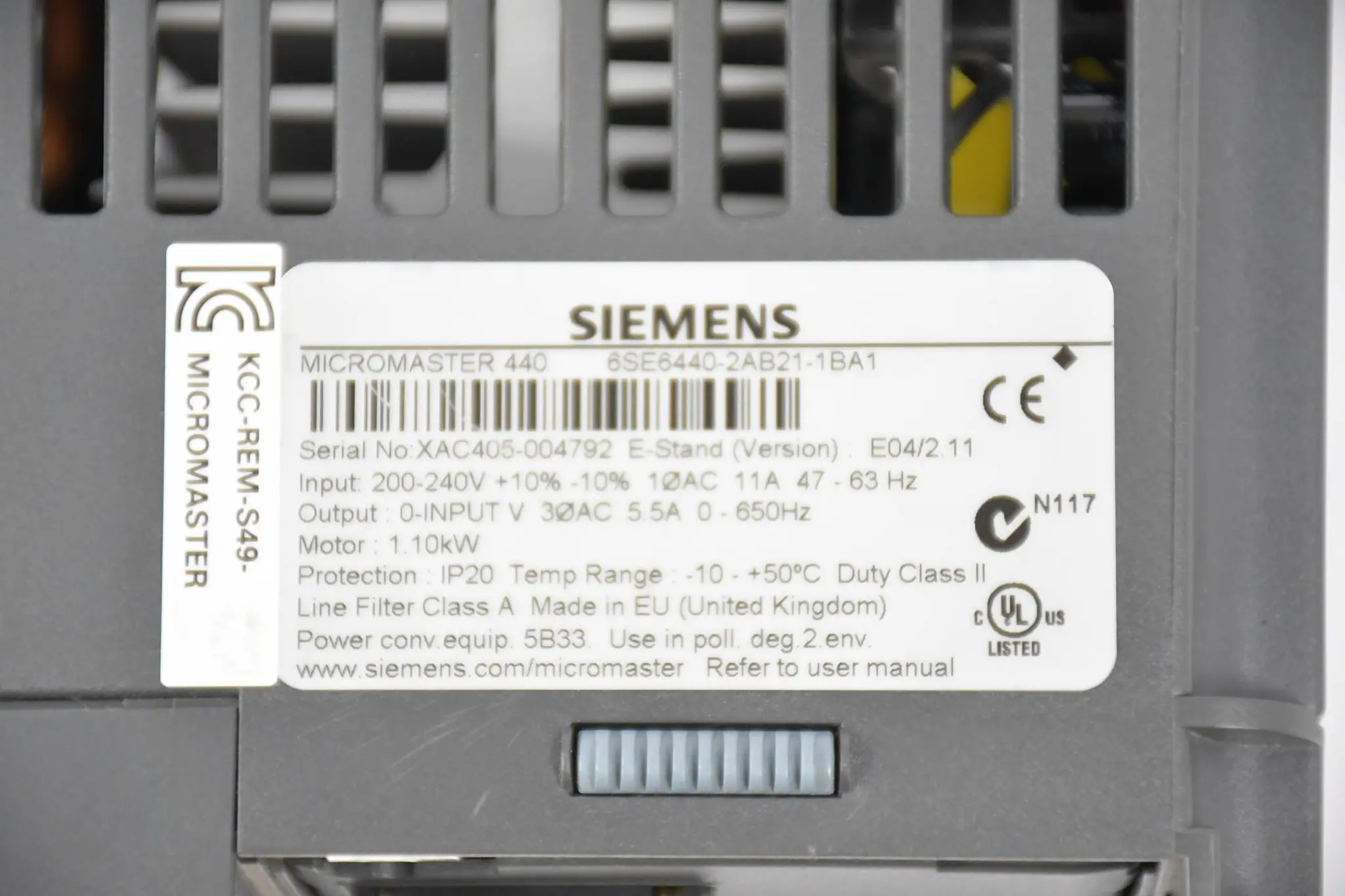 Produktfoto 1 von Siemens Micromaster 440 6SE6440-2AB21-1BA1 E E04/2.11 inkl. Kommutierungsdrossel