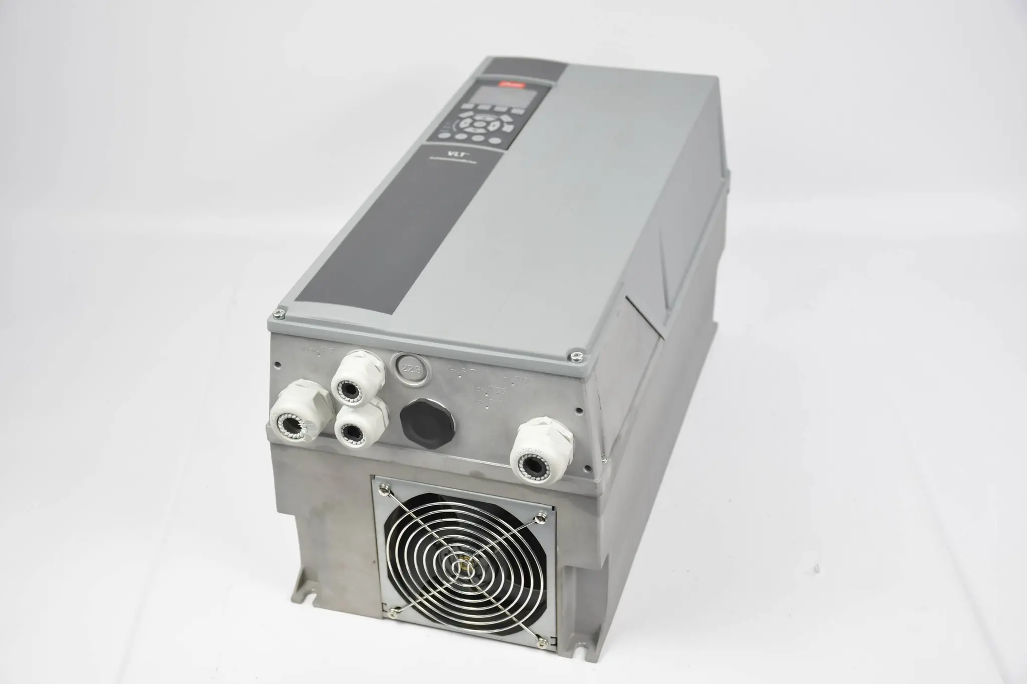 Produktfoto 1 von Danfoss VLT AutomationDrive Frequenzumrichter FC-302P11KT5E55H1 ( 131N8756 )