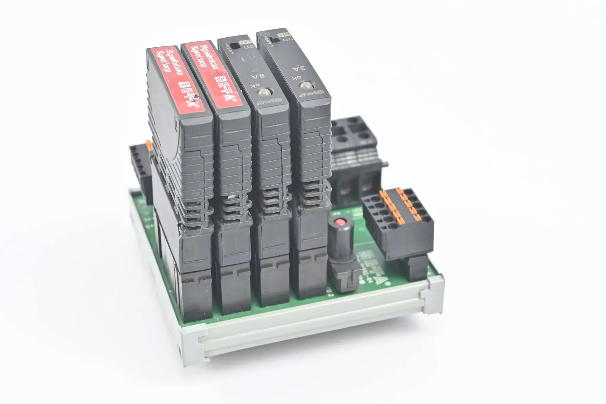 Produktfoto 1 von E-T-A ETA Stromverteilungssystem konfiguriert SVS02-04 inkl. ESX10 + SB-S11