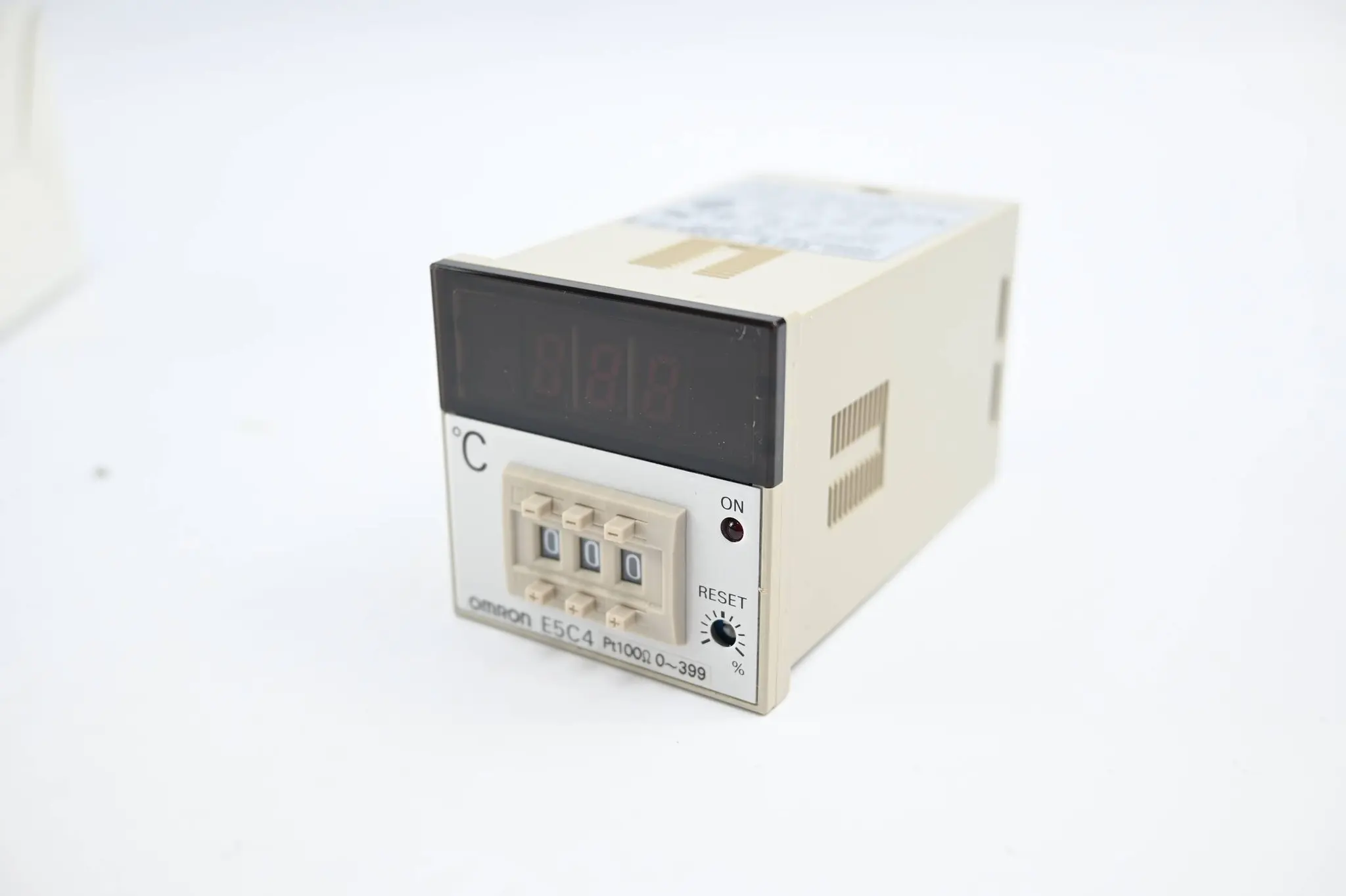 Produktfoto 1 von Omron Temperatur Controller 0-399 °C ( E5C4-R20P-D-8 )