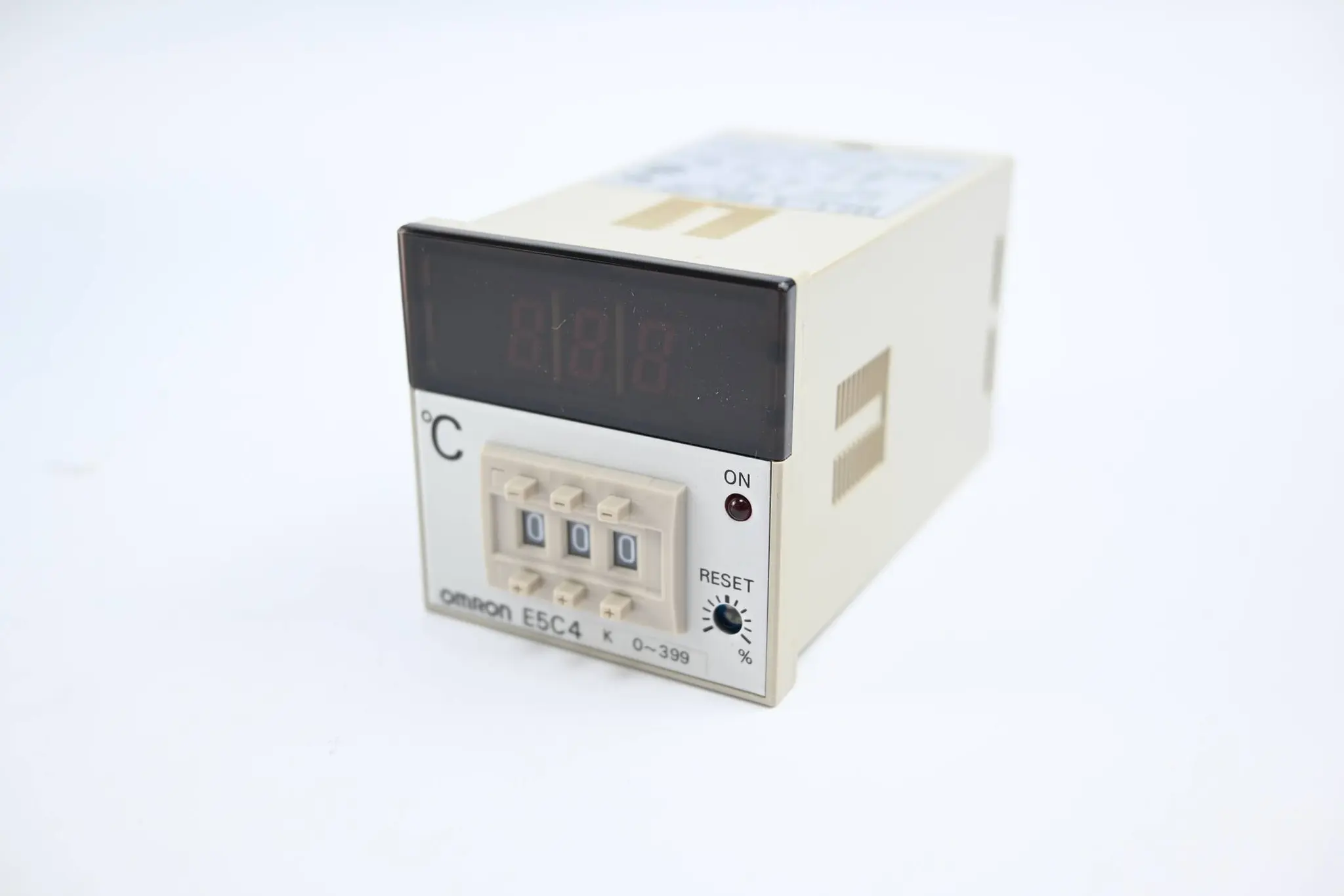 Produktfoto 1 von Omron Temperatur Controller 0-399 °C ( E5C4-R20K DIN )