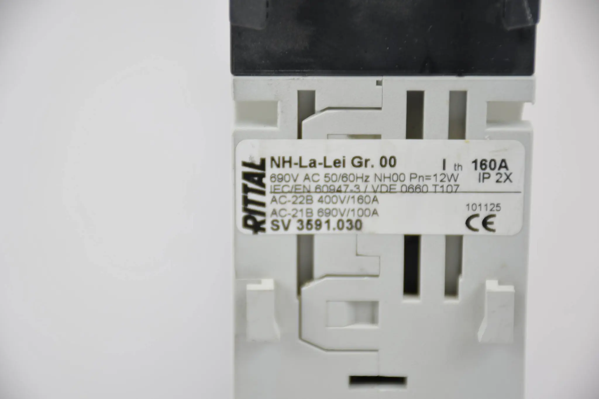 Produktfoto 1 von Rittal Lastschaltleiste NH-LA-Lei Gr. 00 ( SV 3591.030 )