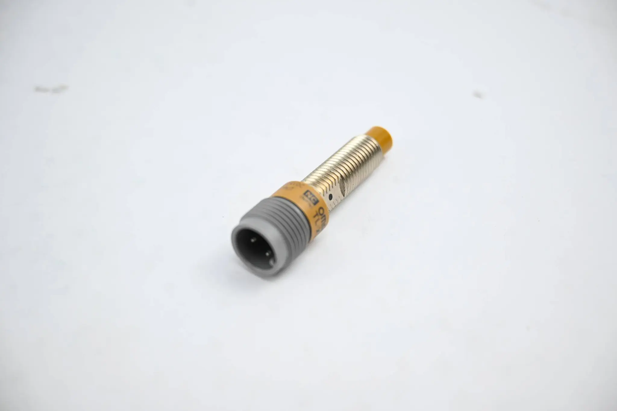 Produktfoto 1 von Omron Proximity Switch Näherungsschalter 12-24 VDC ( TL-X2MC2-P1E )