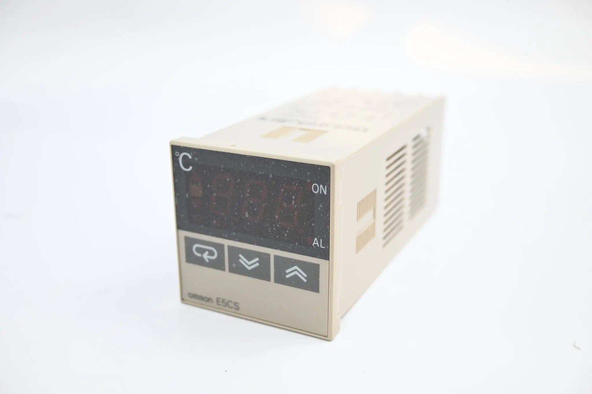 Produktfoto 1 von Omron Temperatur Controller Multi Range 100-240 VAC ( E5CS-Q1PX-DIN )