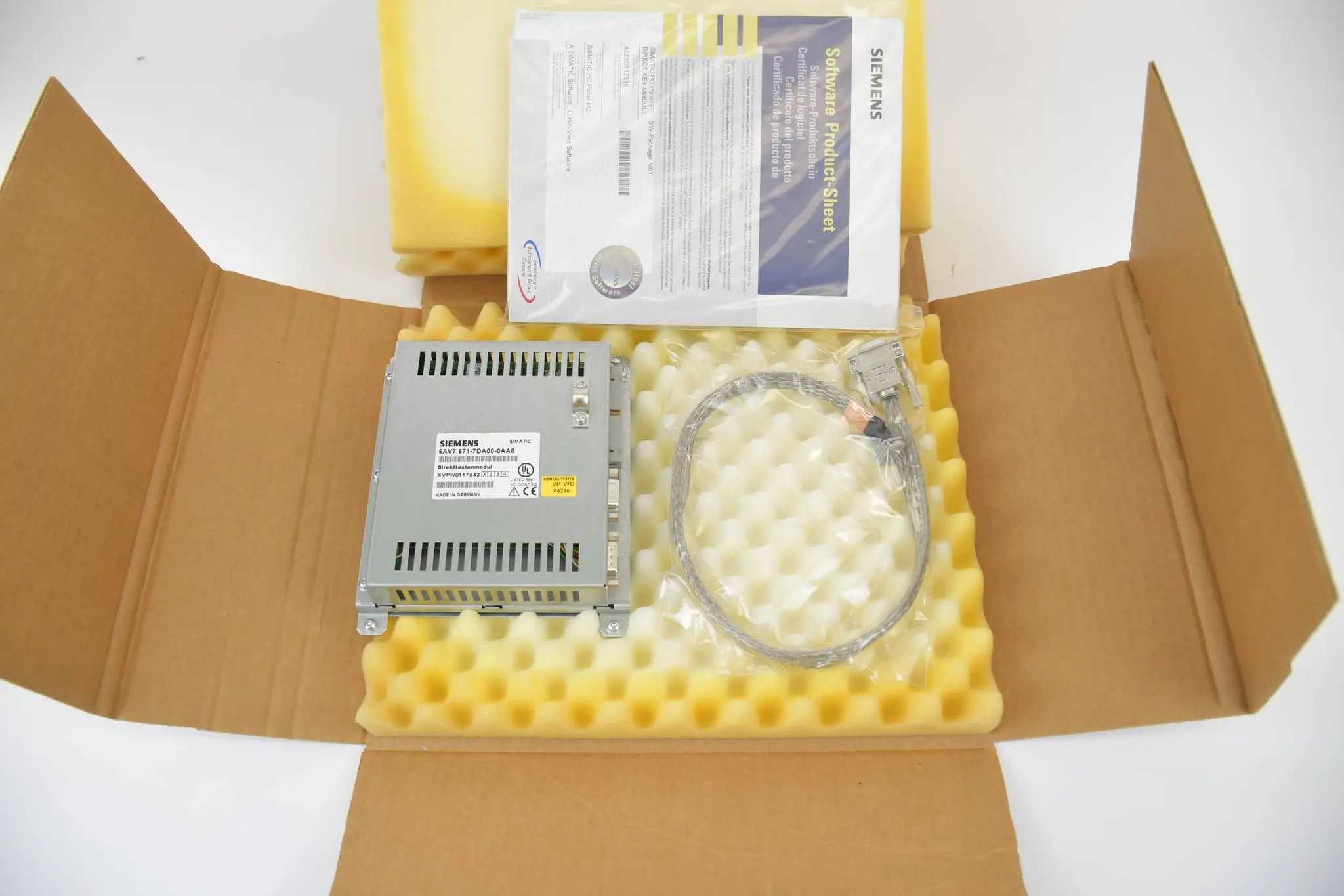 Produktfoto 1 von Siemens simatic Direktastenmodul 6AV7671-7DA00-0AA0 ( 6AV7 671-7DA00-0AA0 )