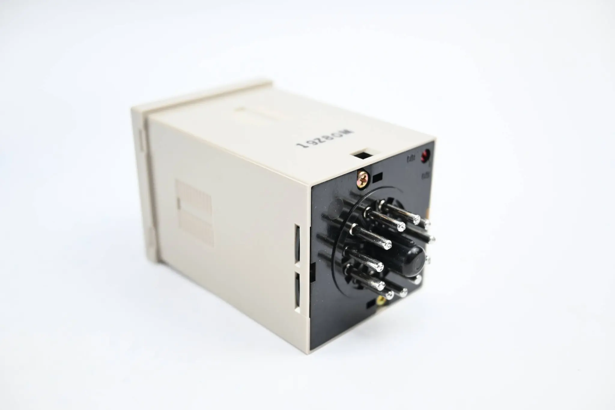Produktfoto 1 von Omron Timer 6s-6h 110 VAC ( H2C-R )( H2C-R B )