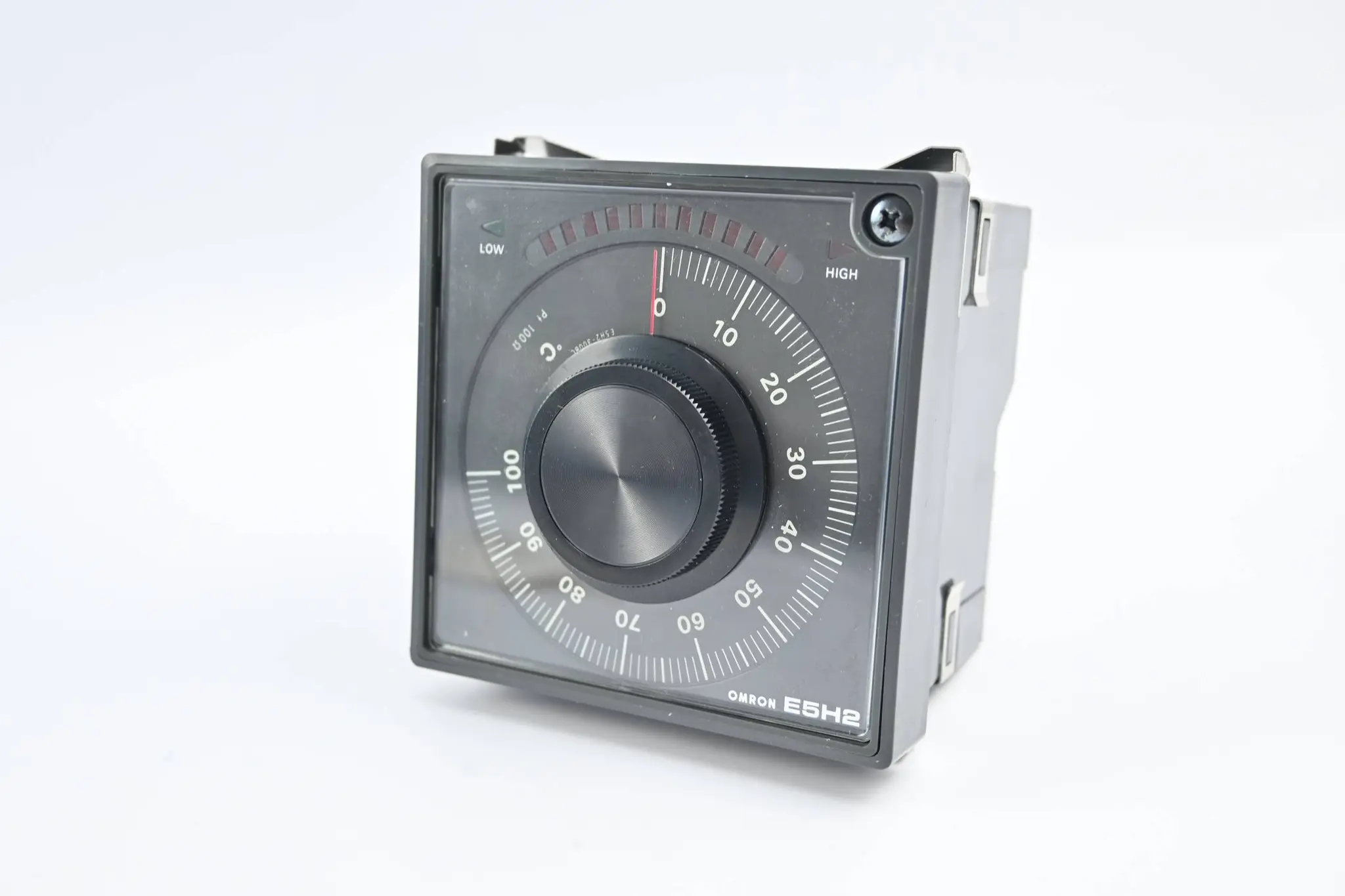 Produktfoto 1 von Omron Temperatur Controller 0-100°C 110/220 VAC ( E5H2-Y4PTDIN )( E5H2-Y4PT )