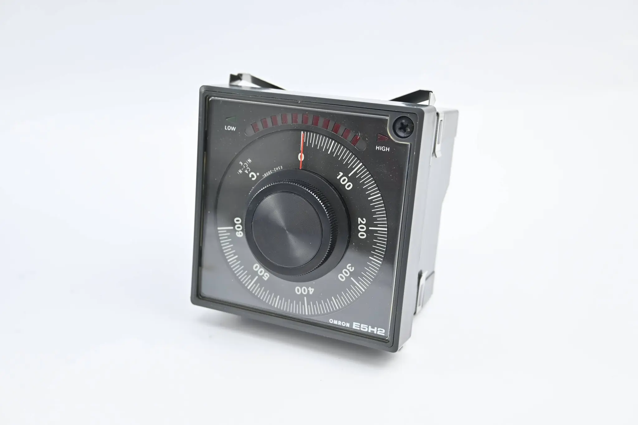 Produktfoto 1 von Omron Temperatur Controller 0-600°C 110/220 VAC ( E5H2-Y4CA DIN )