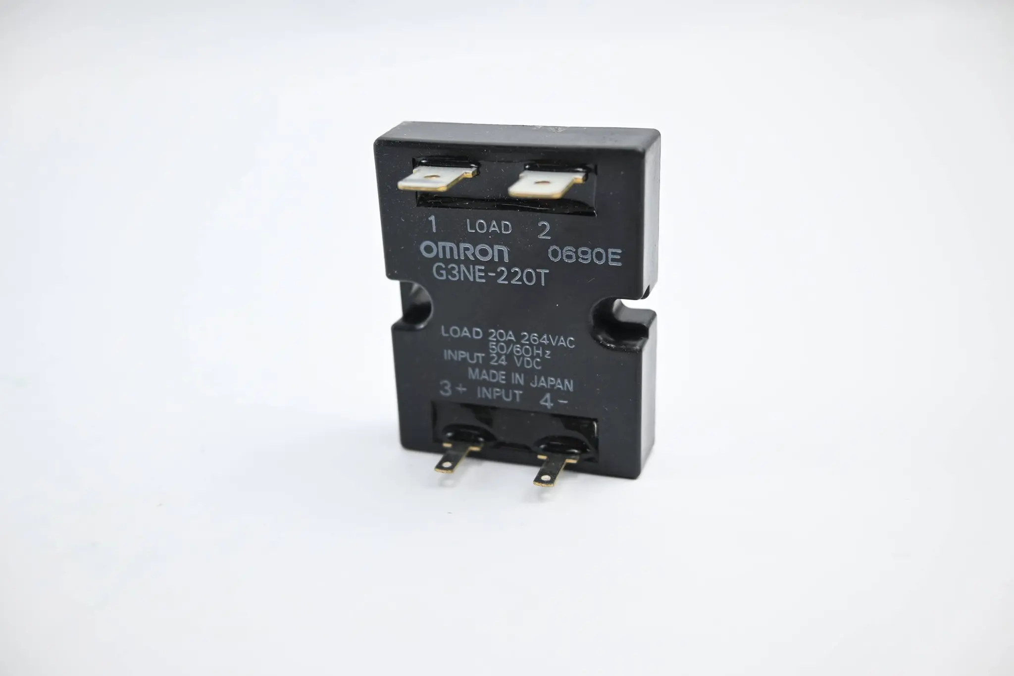 Produktfoto 1 von Omron 10 Stück Halbleiter Relais 24 VDC ( GN3E-220T )