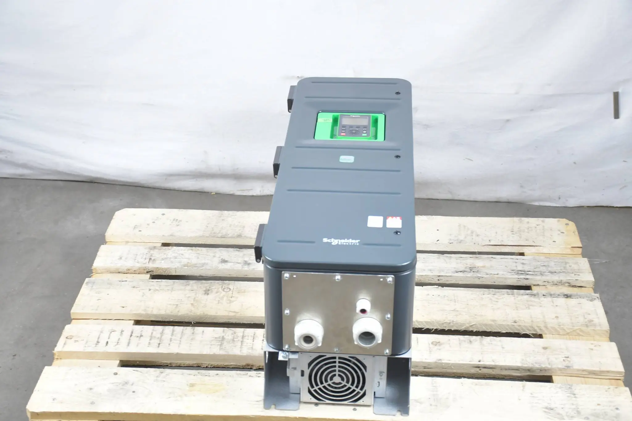 Produktfoto 1 von Schneider Electric Altivar950 ATV950D30N4 inkl. VW3A1111 ( 30kW - 40HP )