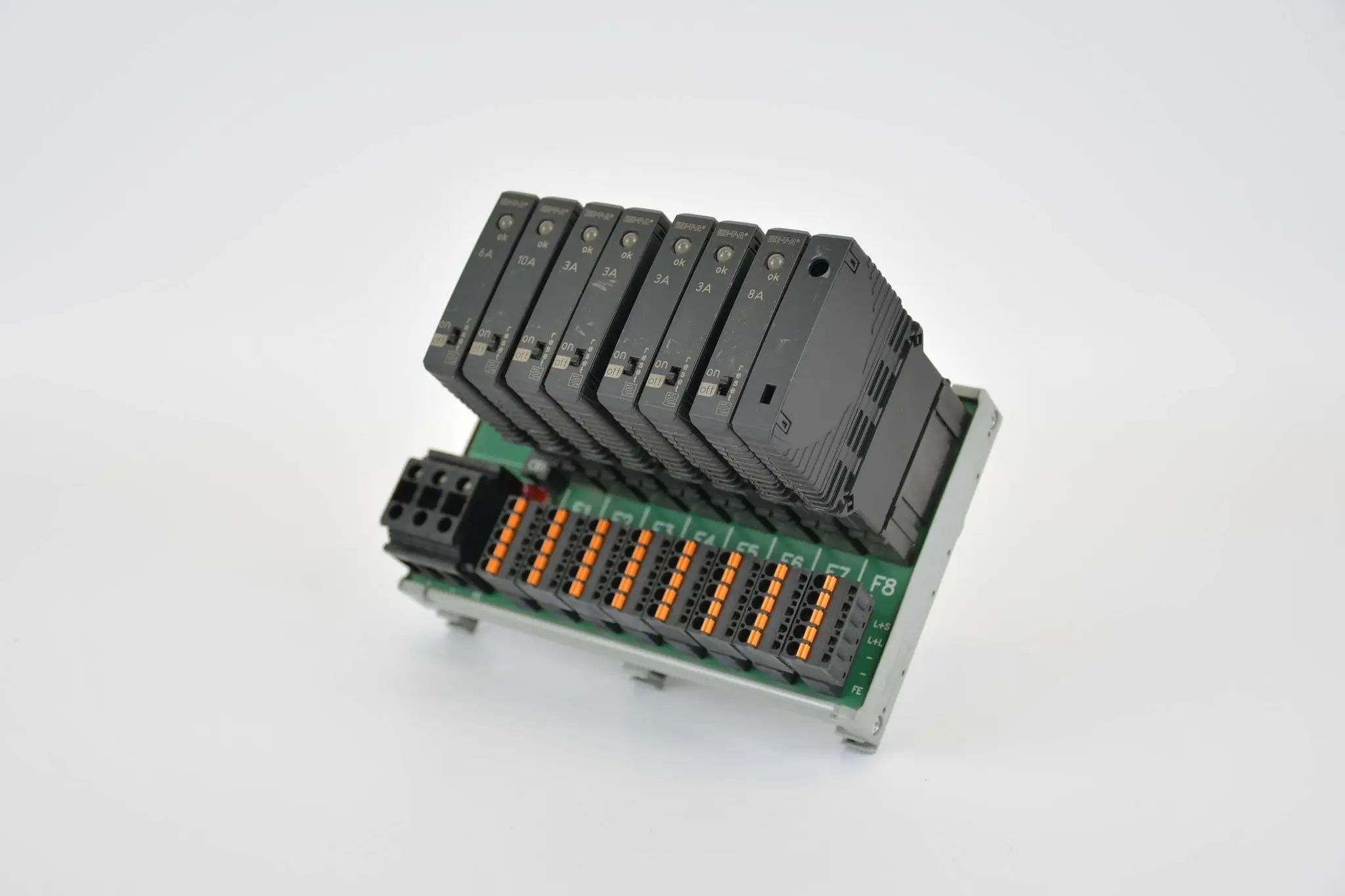 Produktfoto 1 von E-T-A ETA Stromverteilungssystem Konfiguriert SVS02-08 ( SVS02 ) B10 inkl. ESX10