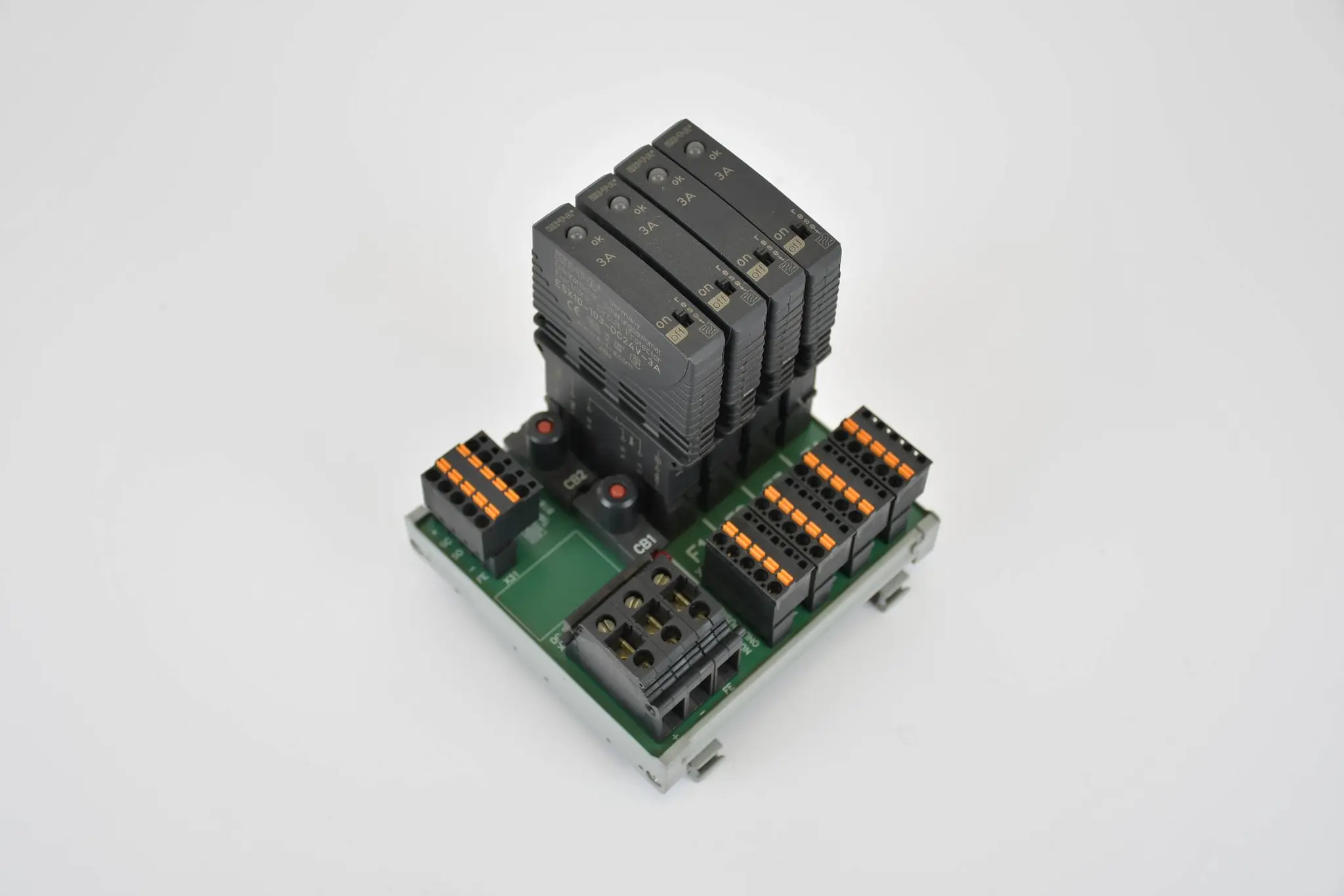 Produktfoto 1 von E-T-A ETA Stromverteilungssystem konfiguriert SVS02-04 ( SVS02 ) B10 inkl. ESX10