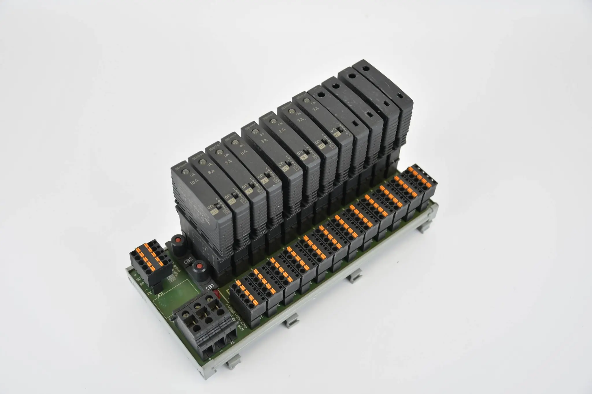 Produktfoto 1 von E-T-A ETA Stromverteilungssystem konfiguriert SVS02-12 ( SVS02 ) B10 inkl. ESX10