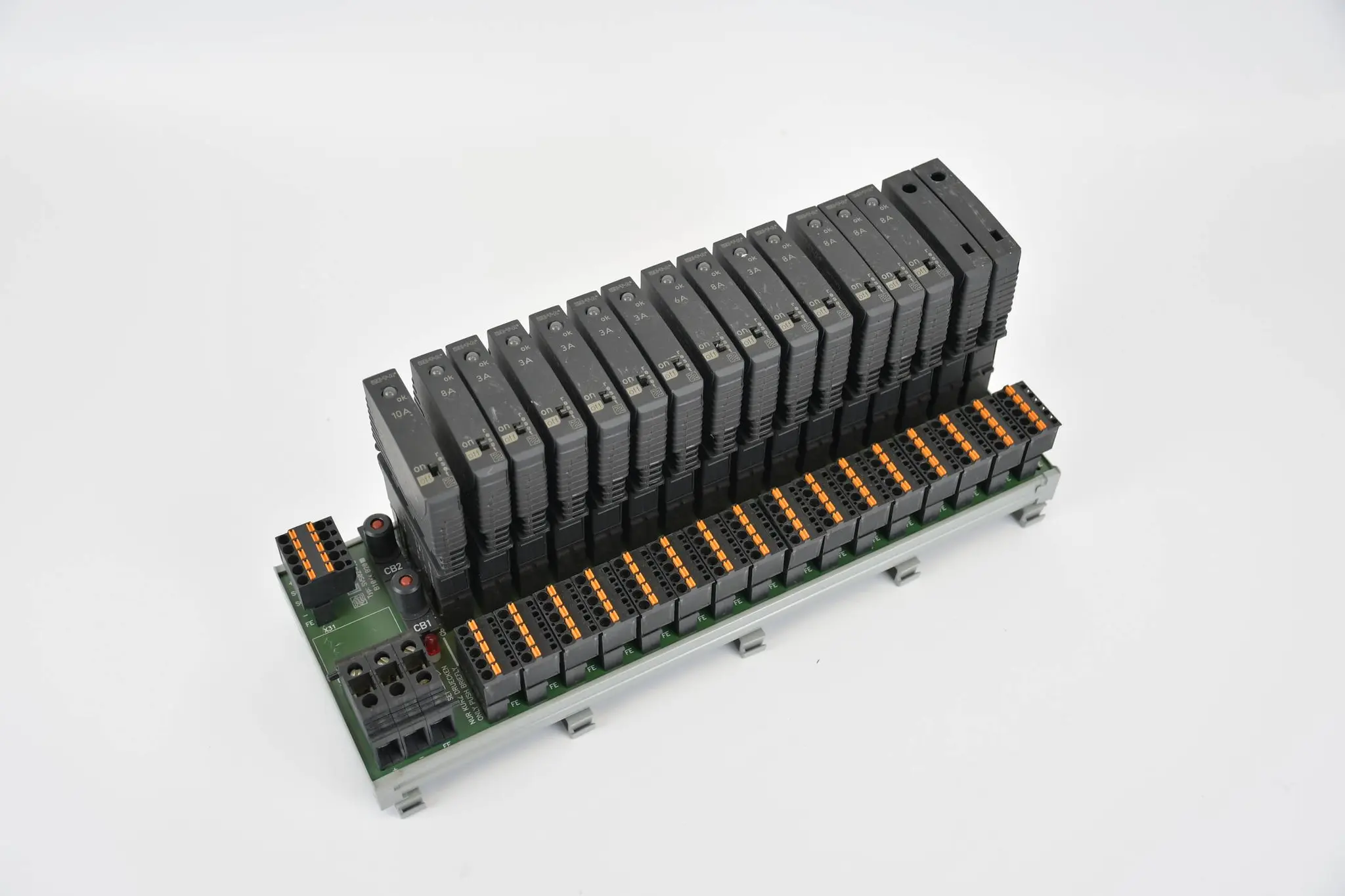Produktfoto 1 von E-T-A ETA Stromverteilungssystem konfiguriert SVS02-16 ( SVS02 ) B10 inkl. ESX10