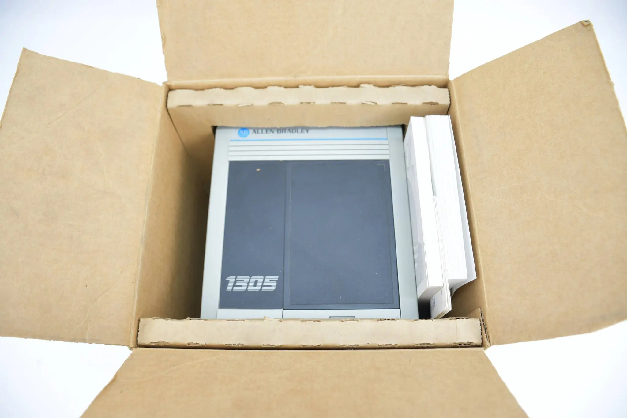 Produktfoto 1 von Rockwell Allen-Bradley 1305 Frequency AC Drive ( 1305-AA08A-DE ) Series C
