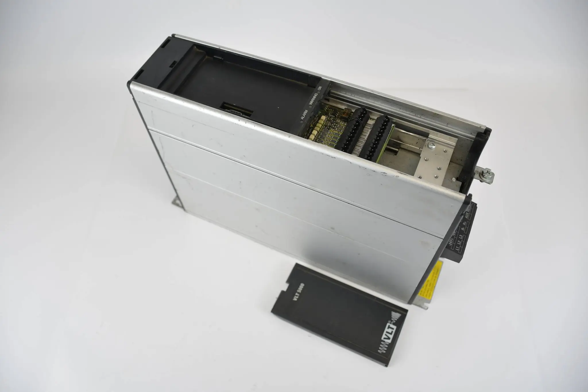 Produktfoto 1 von Danfoss VLT® 5000 Frequenzumrichter VLT5003PT5B20STR3D0F00A00C0 ( 175Z0043 )