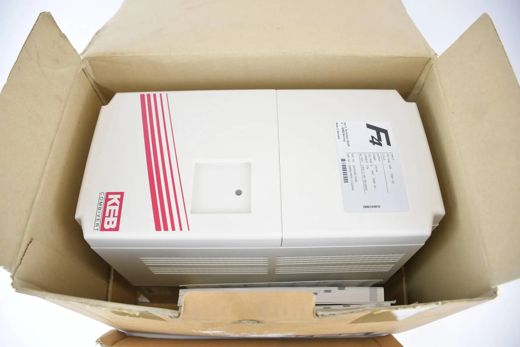 Produktfoto 1 von KEB combivert F4 Frequenzumrichter 16.F4.C0G-4L11 ( 16F4COG-4L11 )