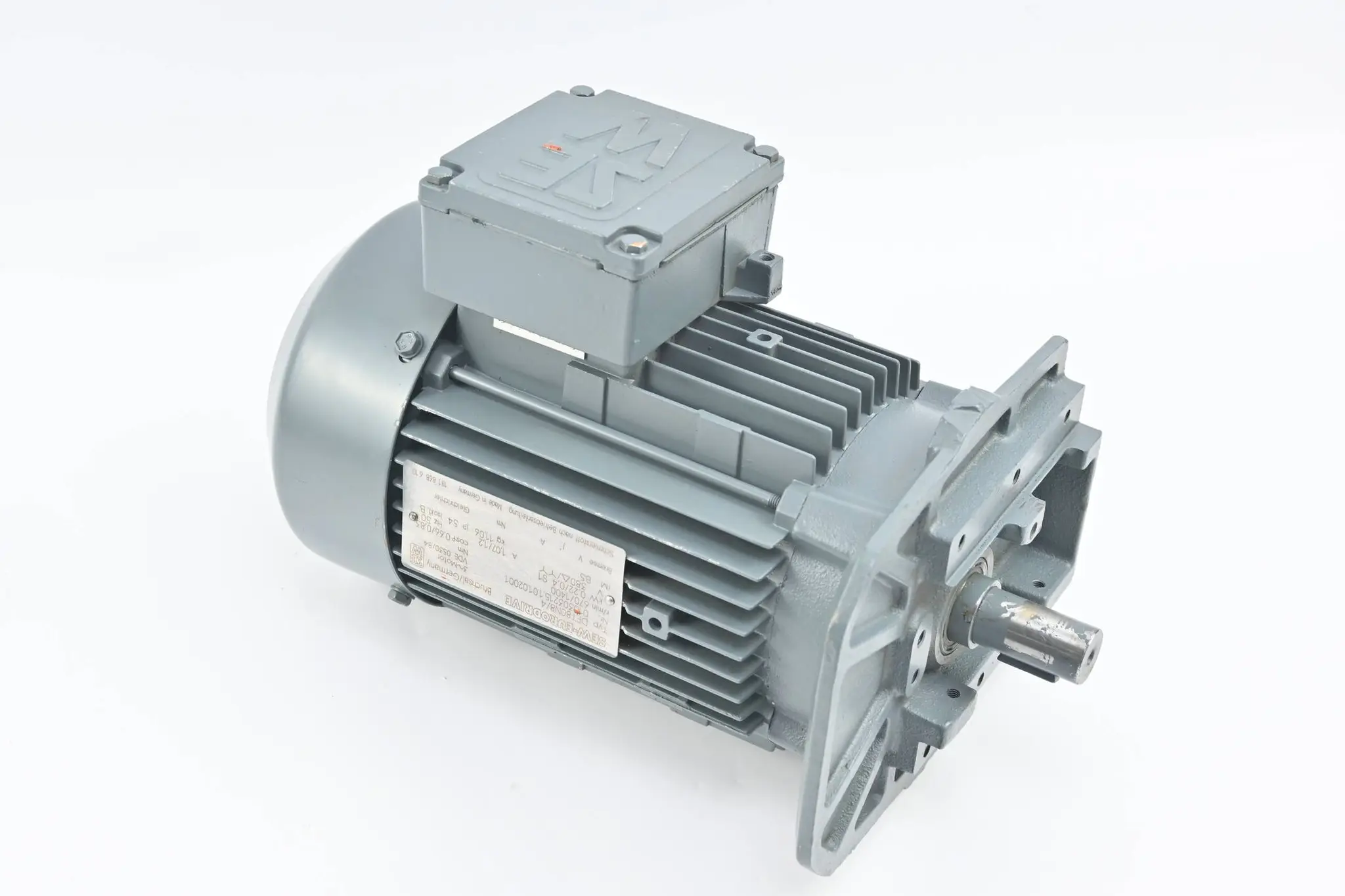 Produktfoto 1 von SEW Eurodrive 3~ Motor DFT80N8/4 ( 50Hz 0,22/0,4kW 670/1400/min )