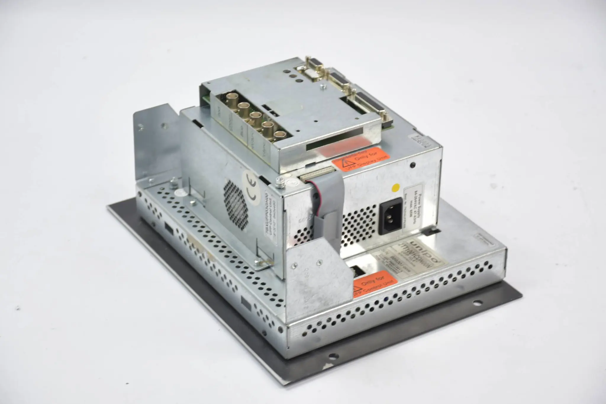 Produktfoto 1 von Unipo Bedienpanel 10,4" 2TT1001CDN00N + UFP Control Unit 7BXUFP03GH00