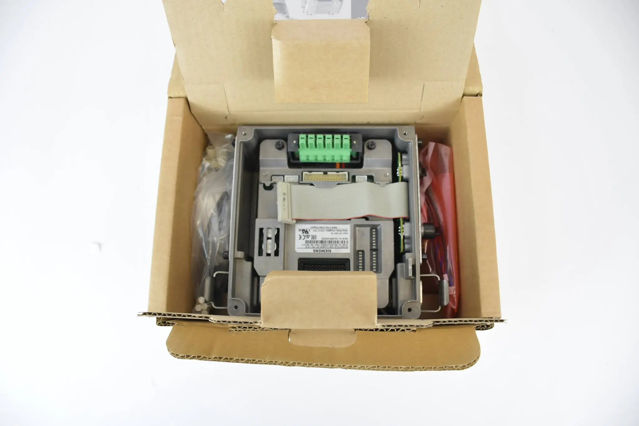 Produktfoto 1 von Siemens sinamics G110M CU240M 6SL3544-0QB02-1PA0 ( 6SL3 544-0QB02-1PA0 ) Ver 08