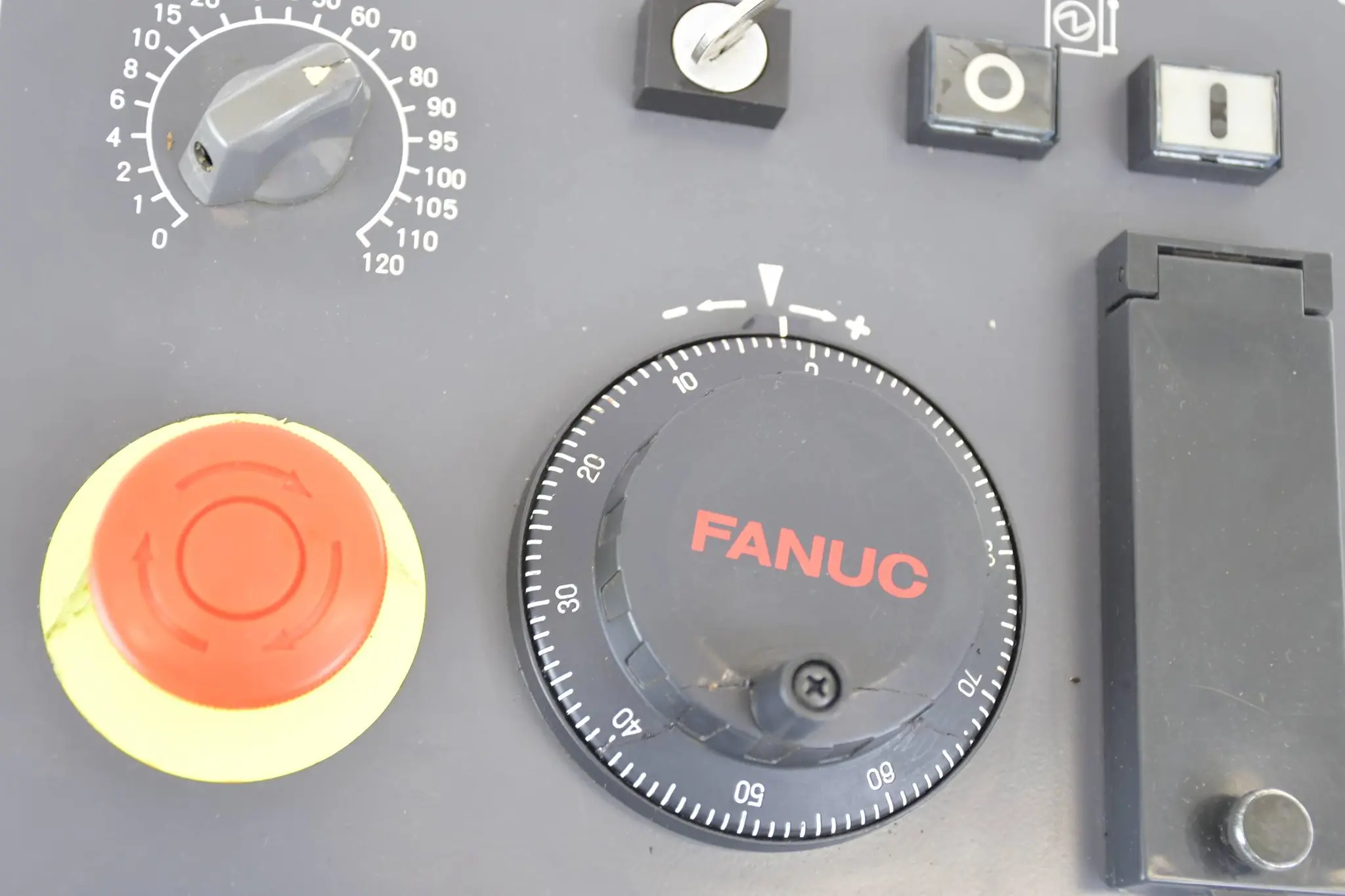 Produktfoto 1 von Fanuc LTD. machine operator sub panel c w/mpg A02B-0236-C234 ( A860-0203-T001 )