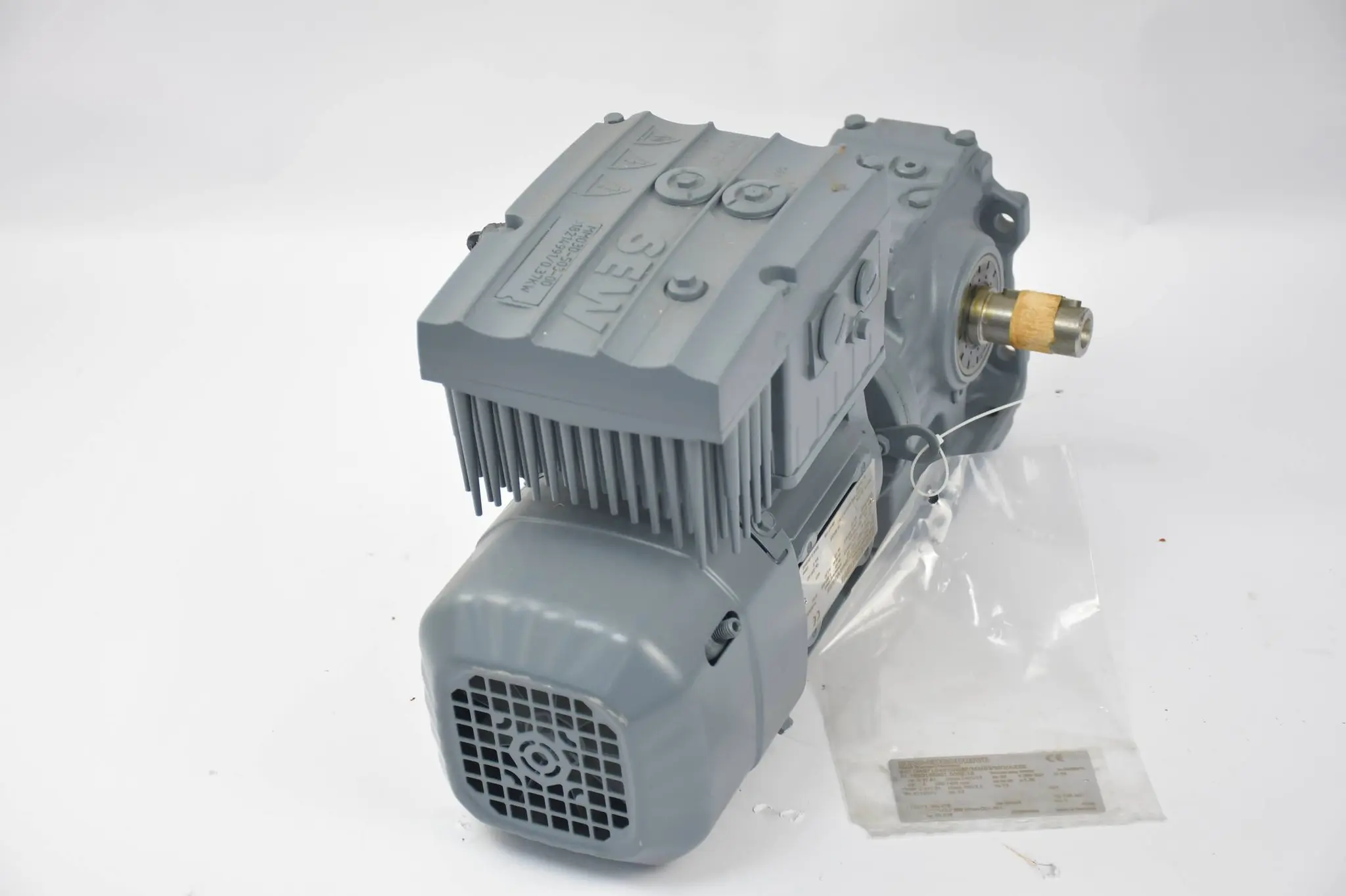 Produktfoto 1 von SEW Getriebemotor S47 DRS71S4BE05HF/MM03/MO/AZZK ( 01.7690198801.0001.18 )