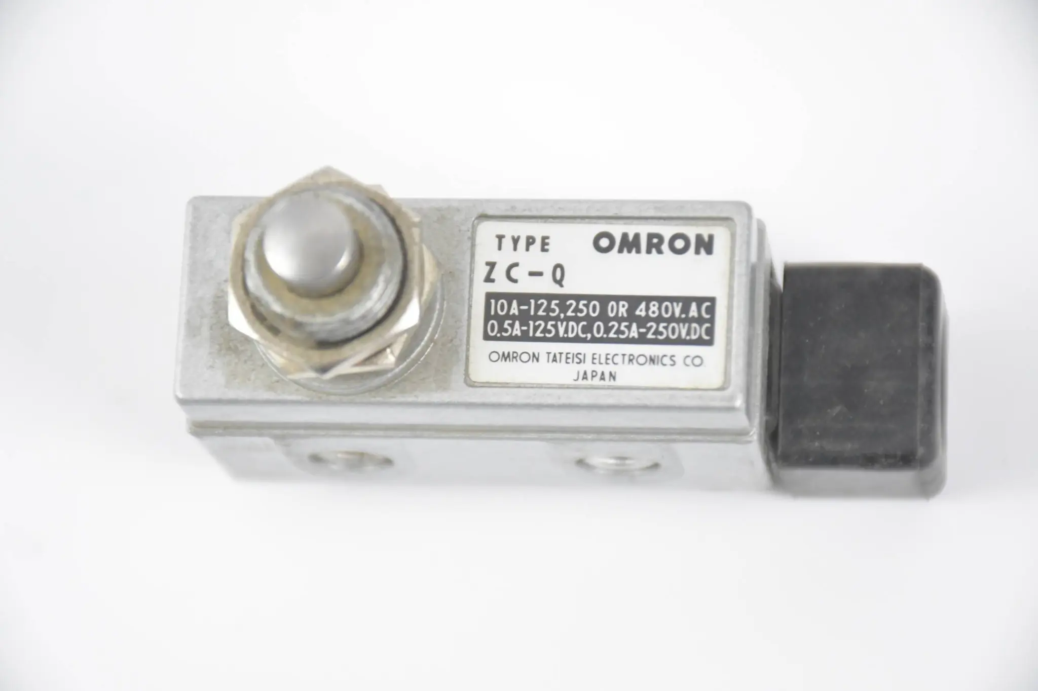 Produktfoto 1 von Omron Positionsschalter in kompaktem Metallgehäuse mit Klemmenblock ZC-Q 5 Stück