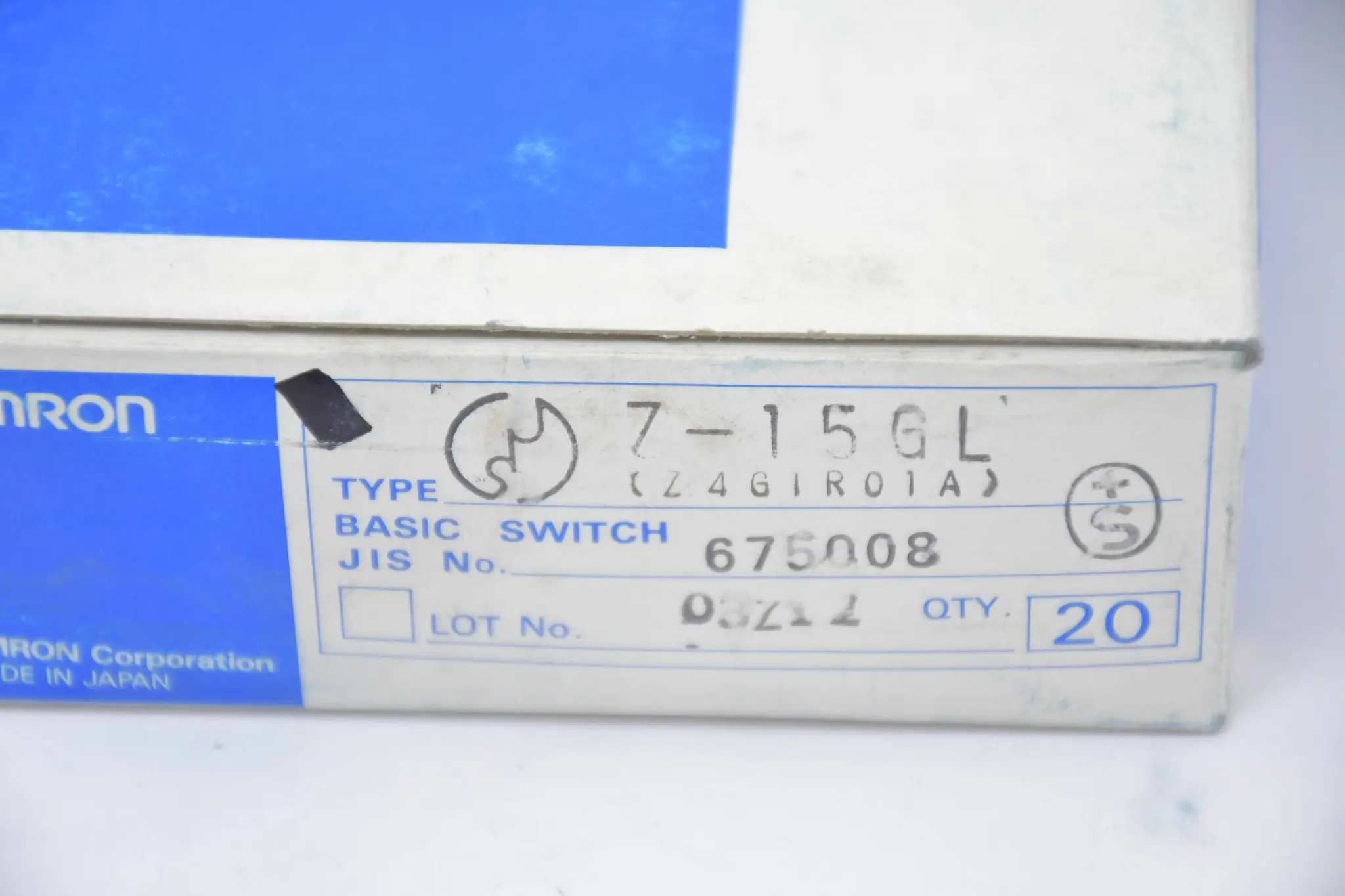 Produktfoto 1 von Omron Grundschalter Z-15GL ( Z4G1R01A 675008 ) 20 Stück