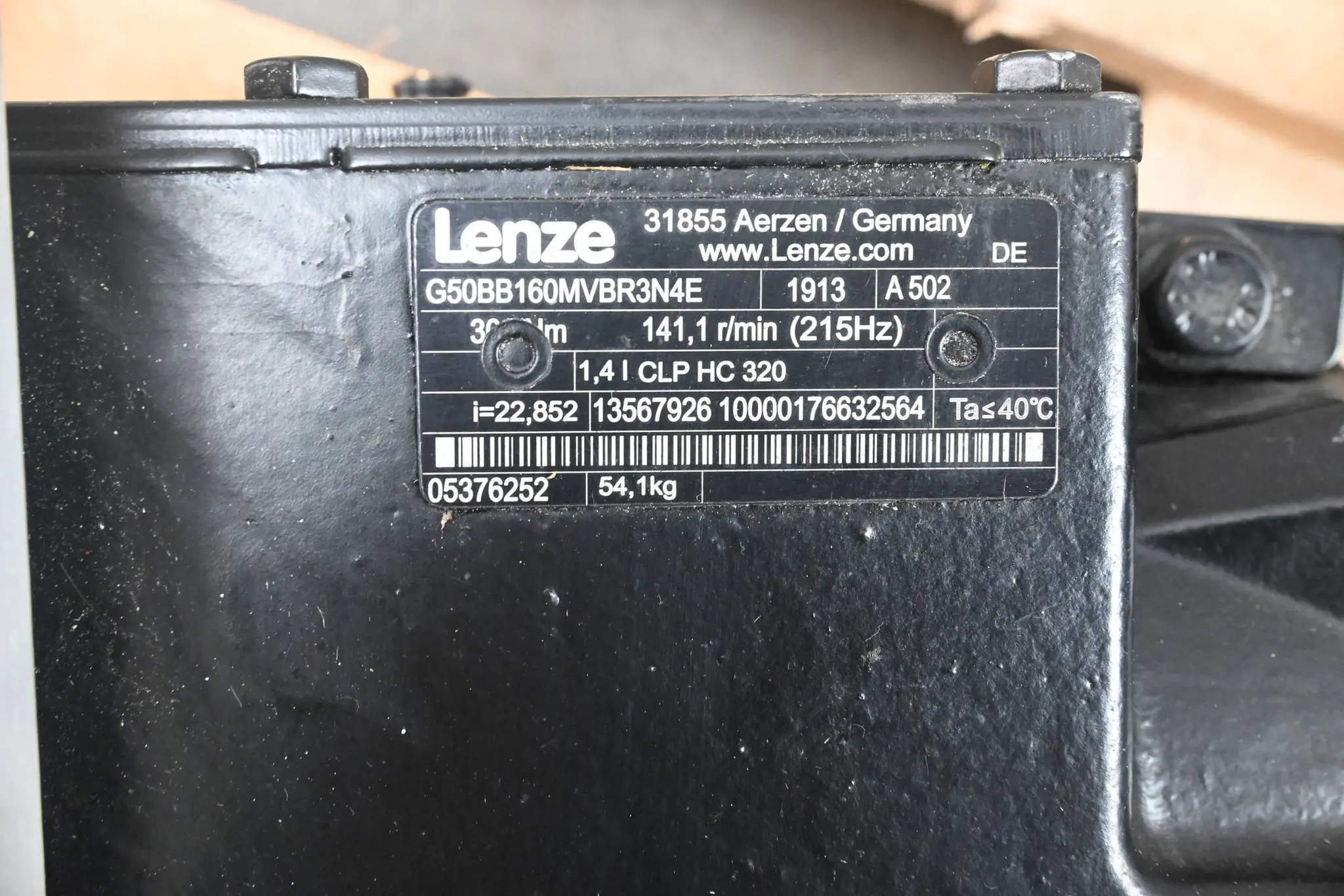 Produktfoto 1 von Lenze 3~ Motor MCS 14H32-SVMP1-A24N-ST5S00N-R3SU inkl. Getriebe G50BB160MVBR3N4E