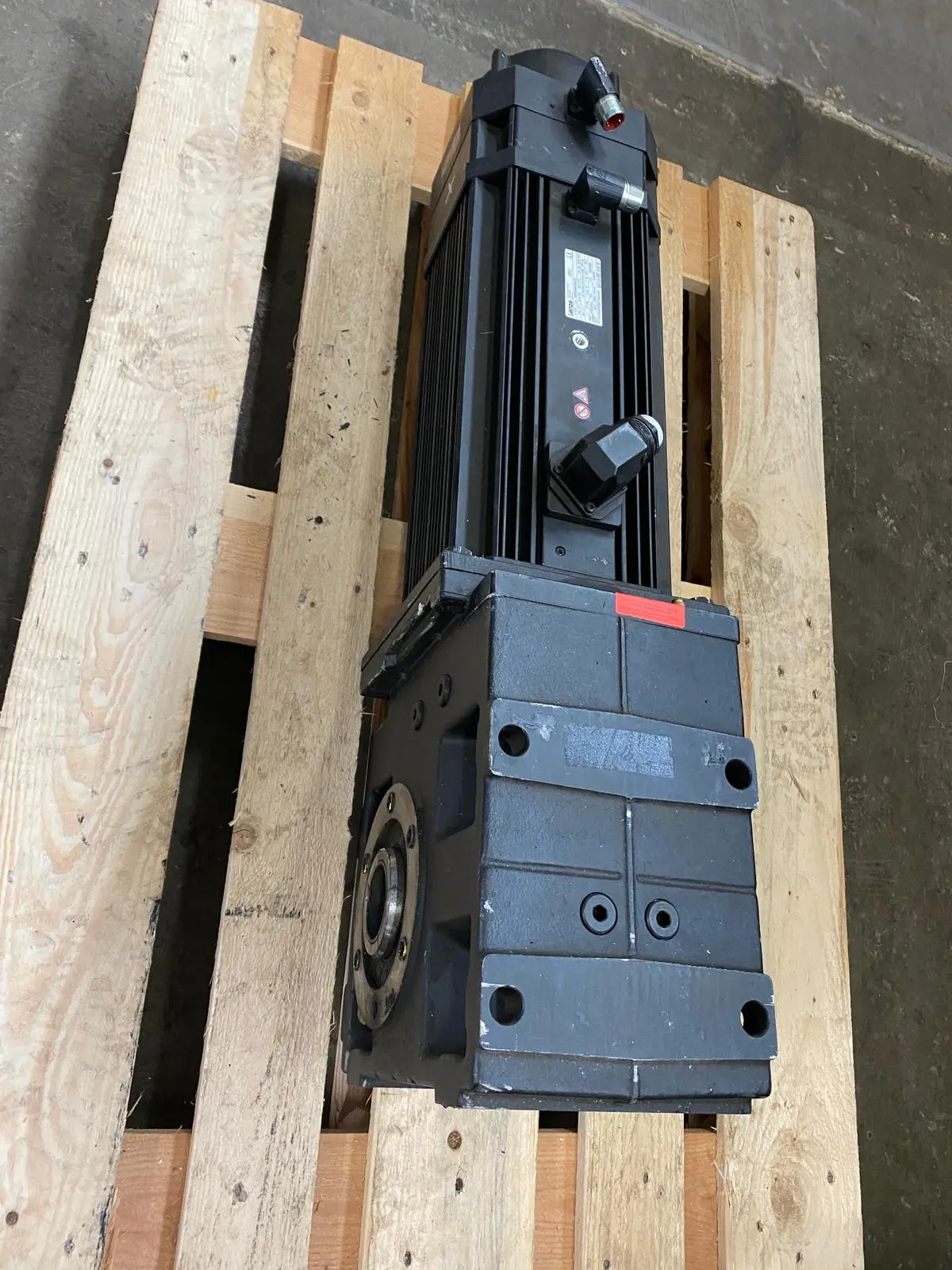 Produktfoto 1 von Lenze MDFKABA100-22 ( 00413628 ) + GKS07-3ASAR-100C22 5003 C
