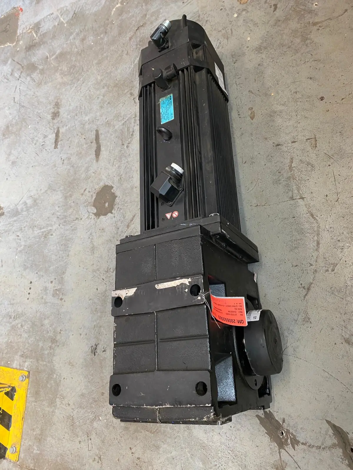 Produktfoto 1 von Lenze MDFKABA100-22 ( 00413628 ) + GSS07-2A-100C22 304 C