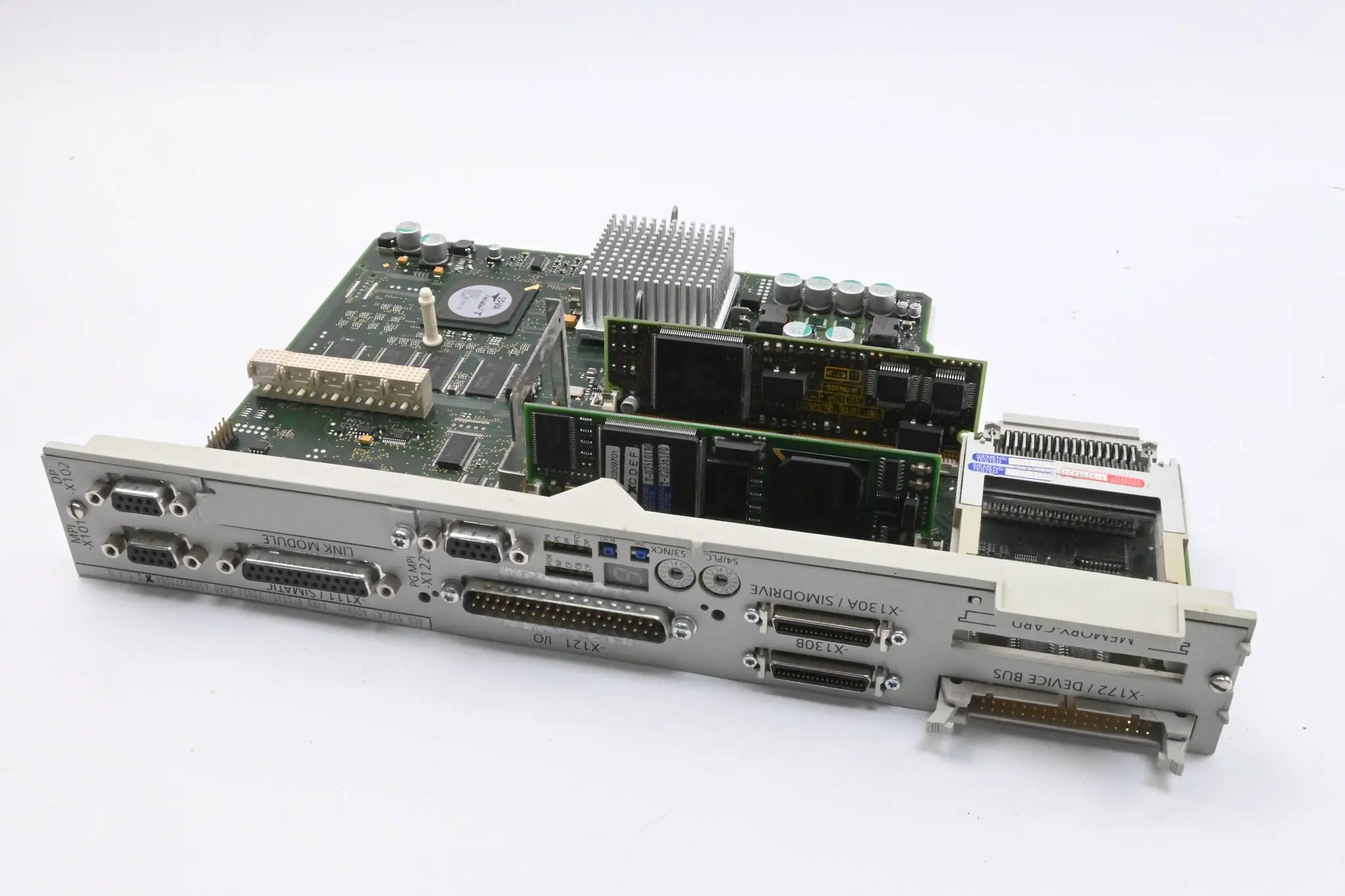 Produktfoto 1 von Siemens Sinumerik 840D/DE NCU 572.4 6FC5357-0BB24-0AA0 ( 6FC5 357-0BB24-0AA0 ) C