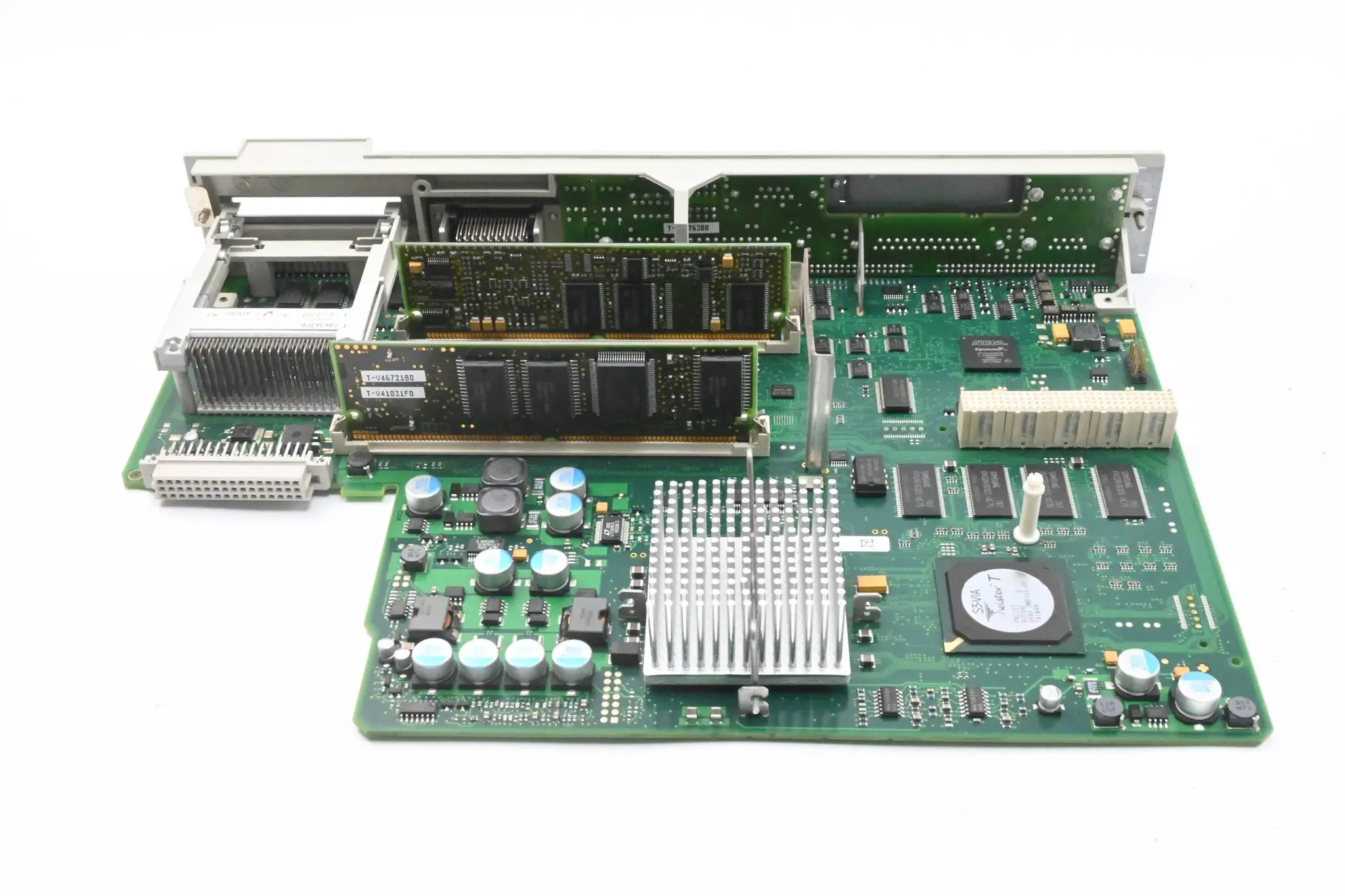 Produktfoto 1 von Siemens Sinumerik 840D/DE NCU 572.4 6FC5357-0BB24-0AA0 ( 6FC5 357-0BB24-0AA0 ) E