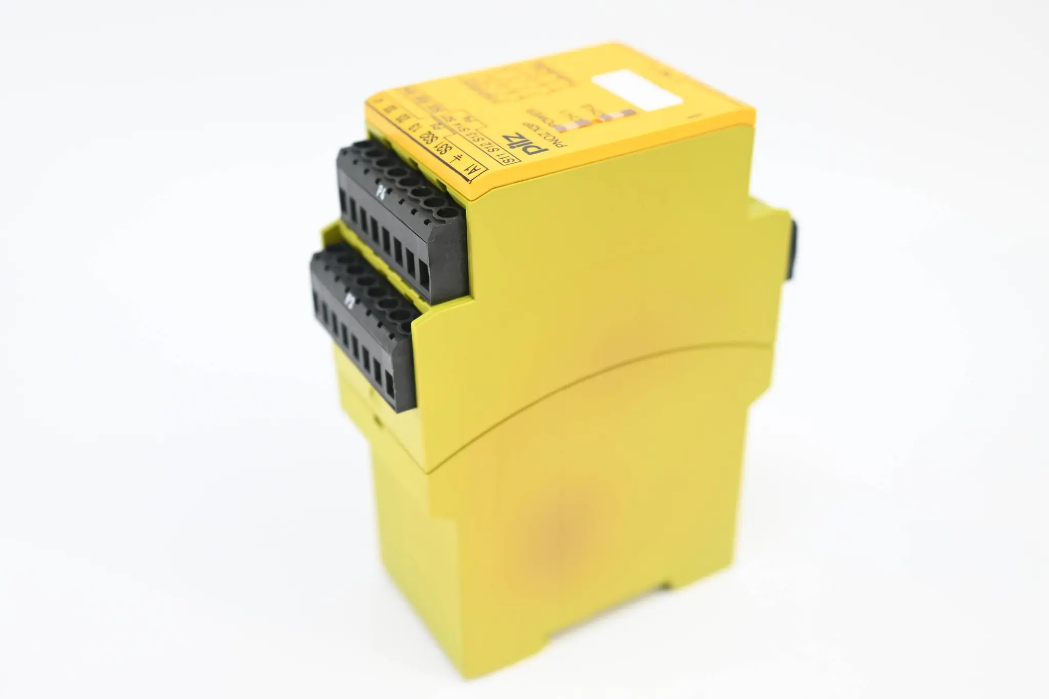 Produktfoto 1 von Pilz Sicherheitsrelais PNOZ X3P 24-240VACDC 3n/o 1n/c 1so ( 777313 )