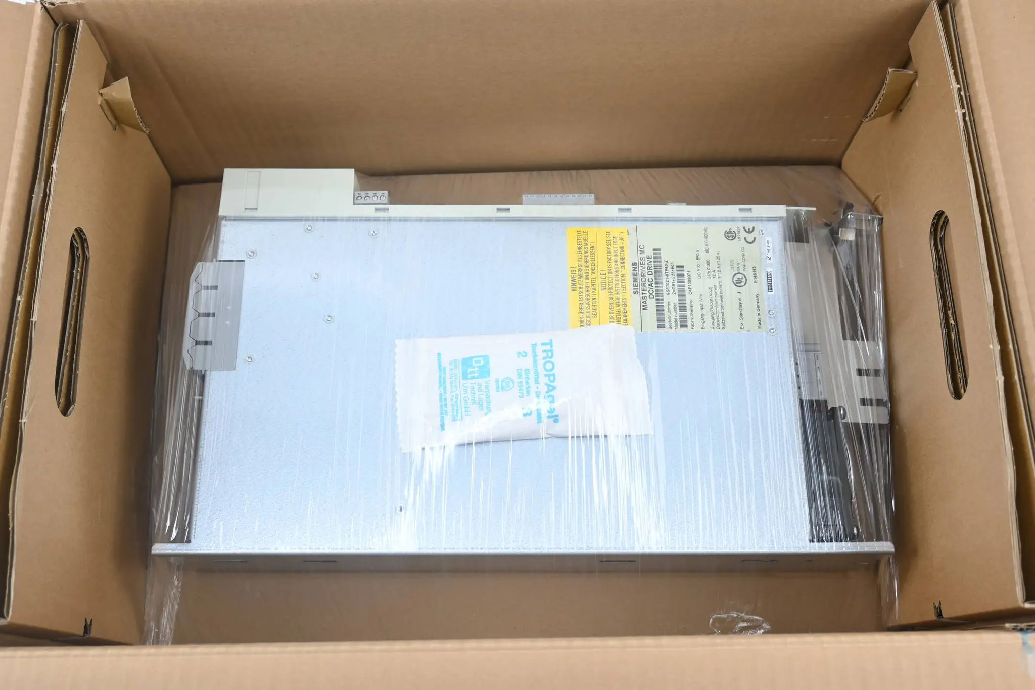 Produktfoto 1 von Siemens Masterdrive 6SE7021-0TP50-Z ( 6SE7 021-0TP50-Z ) Z=G91+C23+F01 ( E.J )