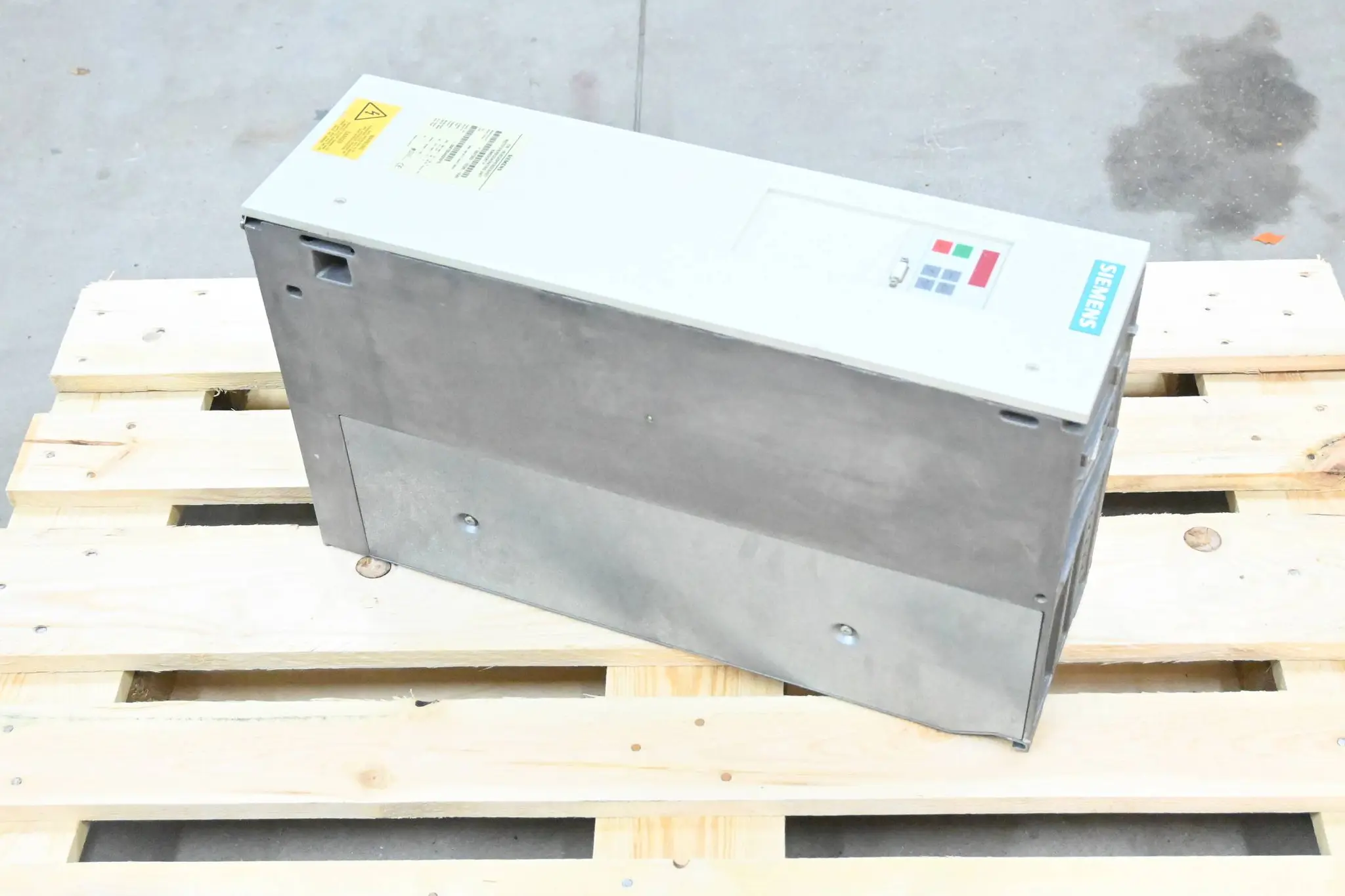 Produktfoto 1 von Siemens Ein-Rückspeiseeinheit 6SE7022-1EC85-1AA0 ( 6SE7 022-1EC85-1AA0 ) E.A2