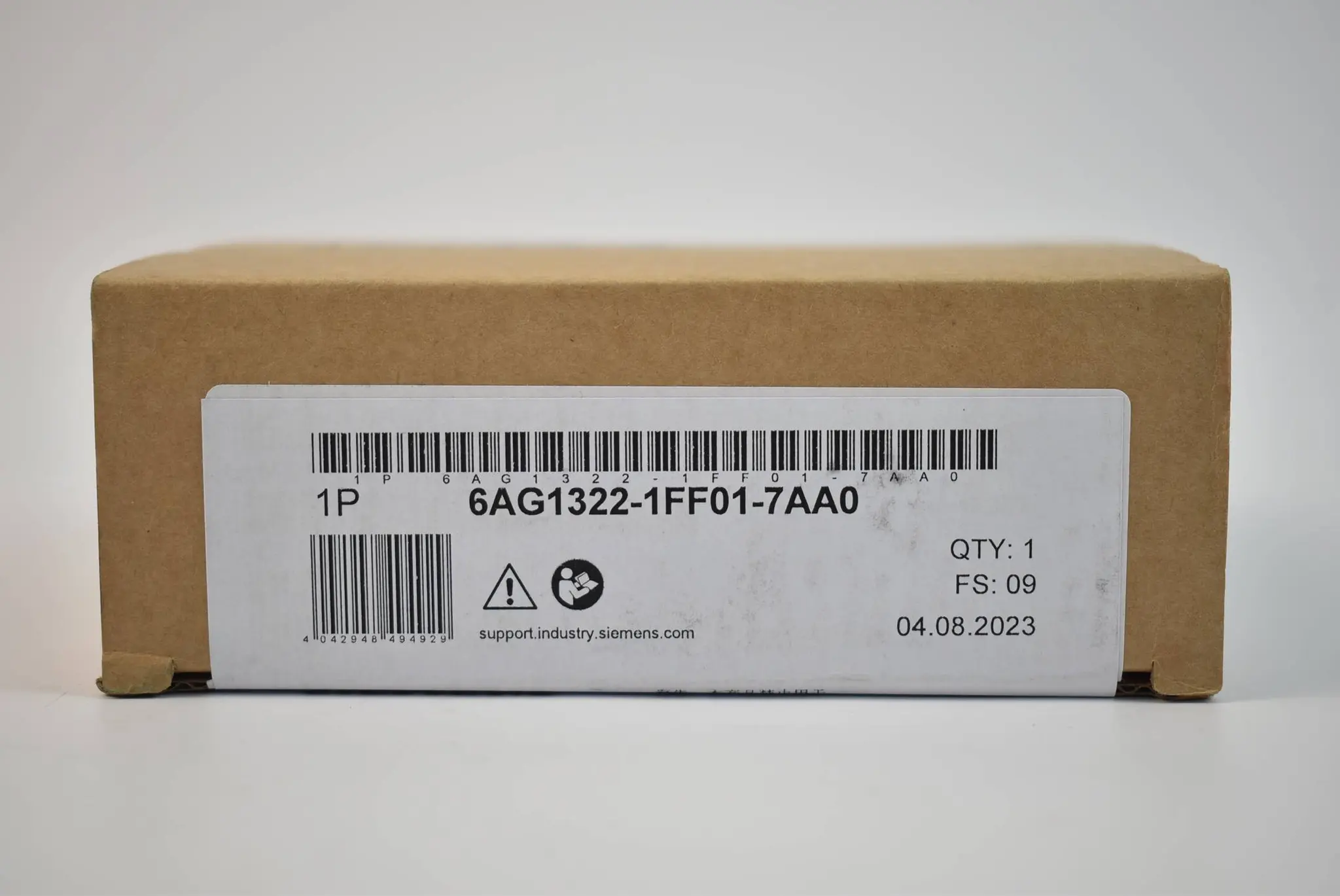 Produktfoto 1 von Siemens siplus S7-300 SM 6AG1 322-1FF01-7AA0 ( 6AG1322-1FF01-7AA0 ) E09