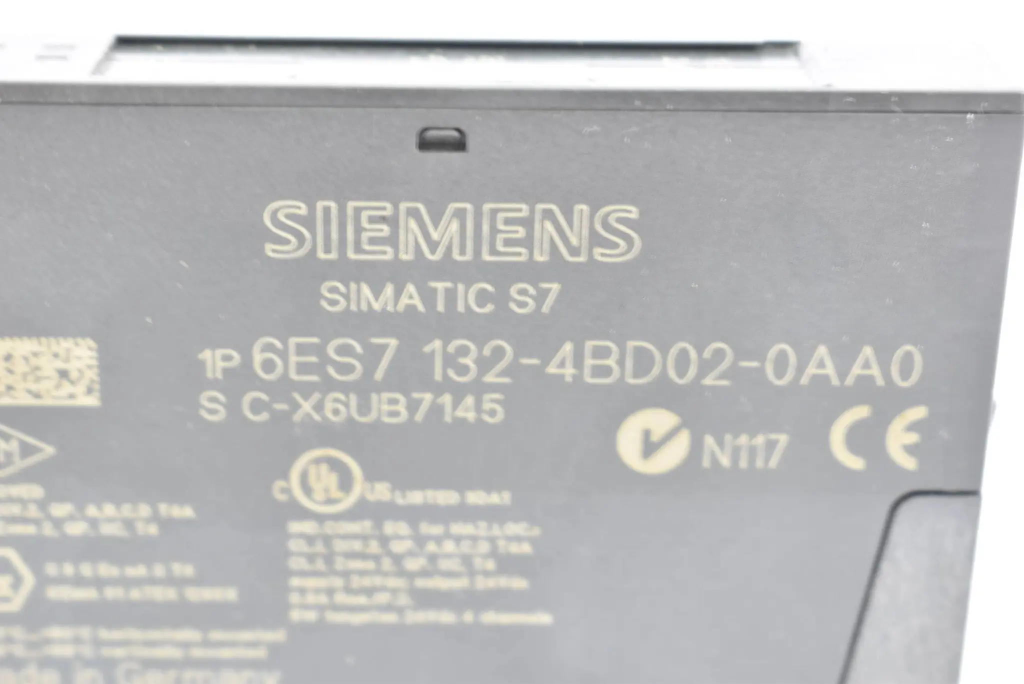 Produktfoto 1 von Siemens Simatic DP 6ES7132-4BD02-0AA0 inkl. Terminalmodul 6ES7193-4CA50-0AA0