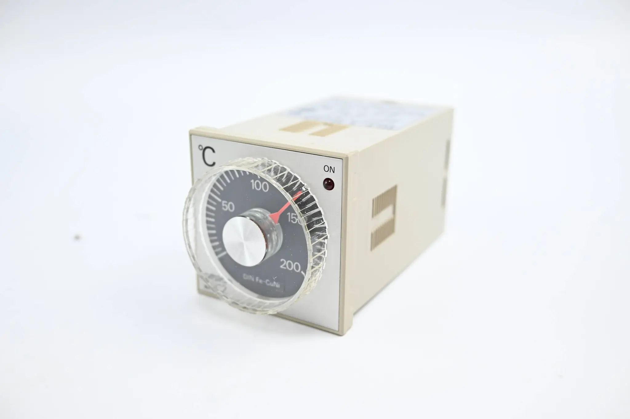 Produktfoto 1 von Omron Temperatur Controller 0-200 °C 220/240VAC ( E5C2-R20J-DIN )